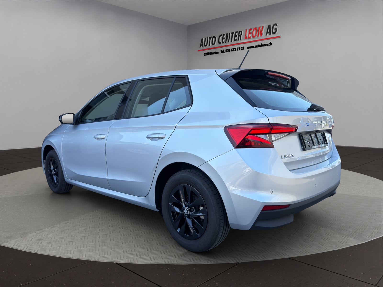 SKODA Fabia 1.0 MPI Young Edition-image-3