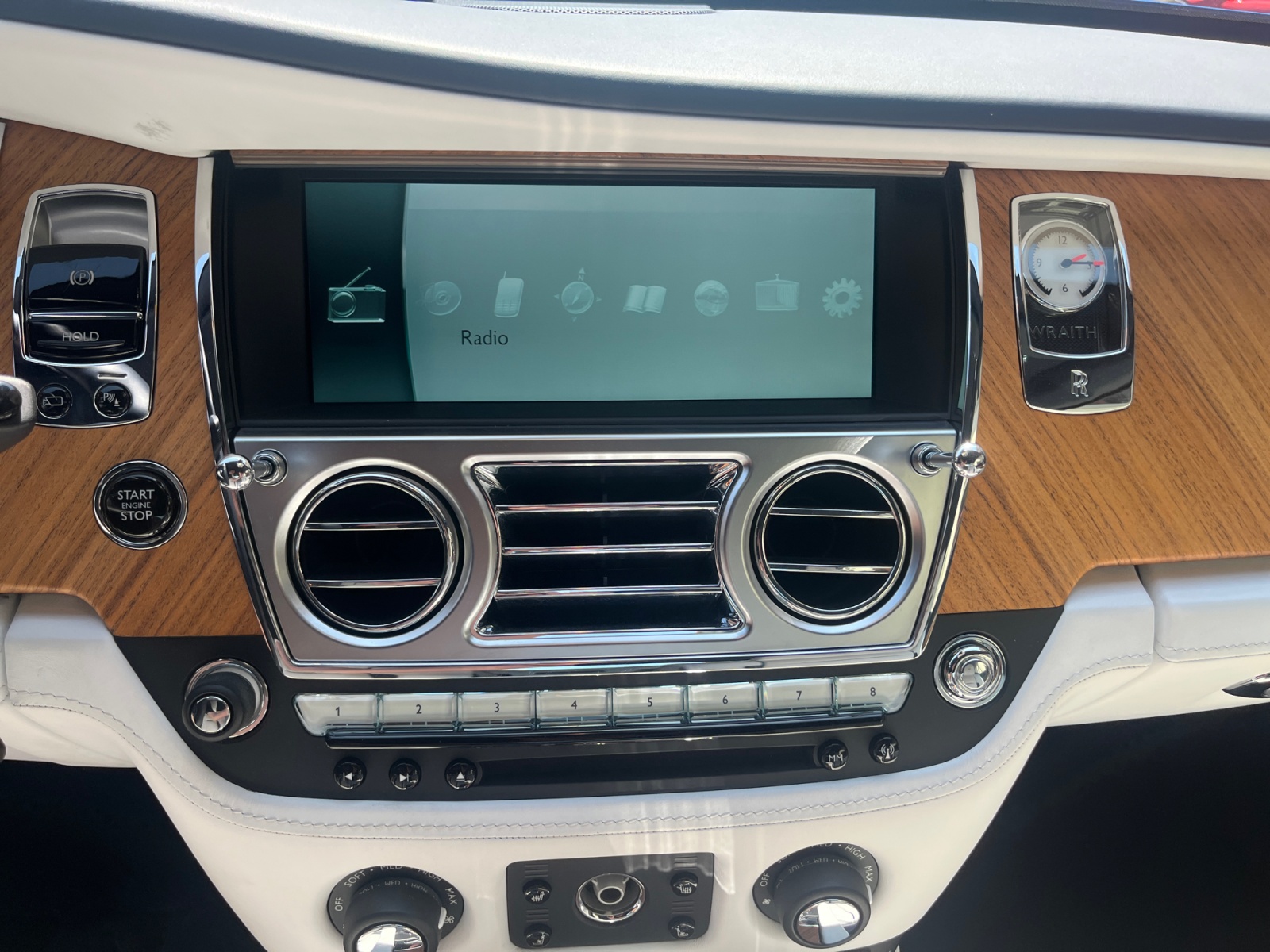 ROLLS-ROYCE Wraith 6.6 V12-image-10