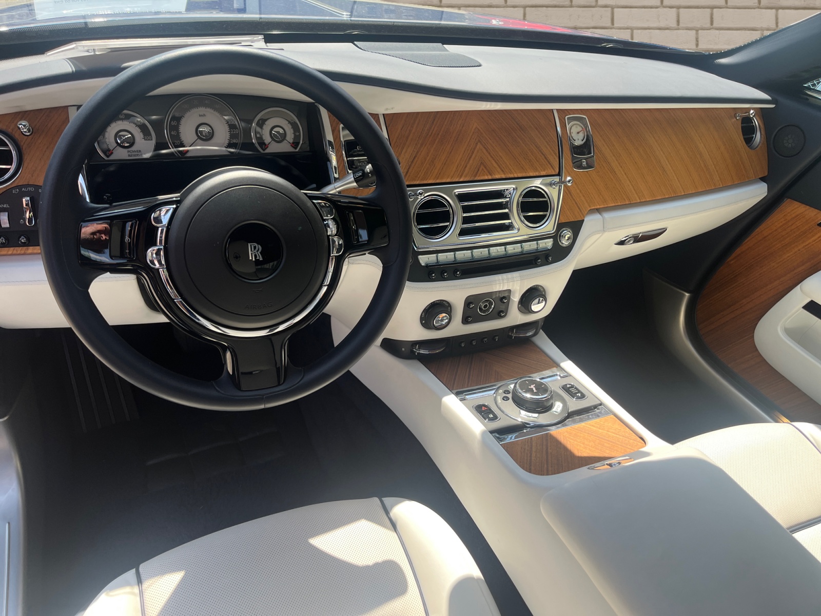 ROLLS-ROYCE Wraith 6.6 V12-image-6