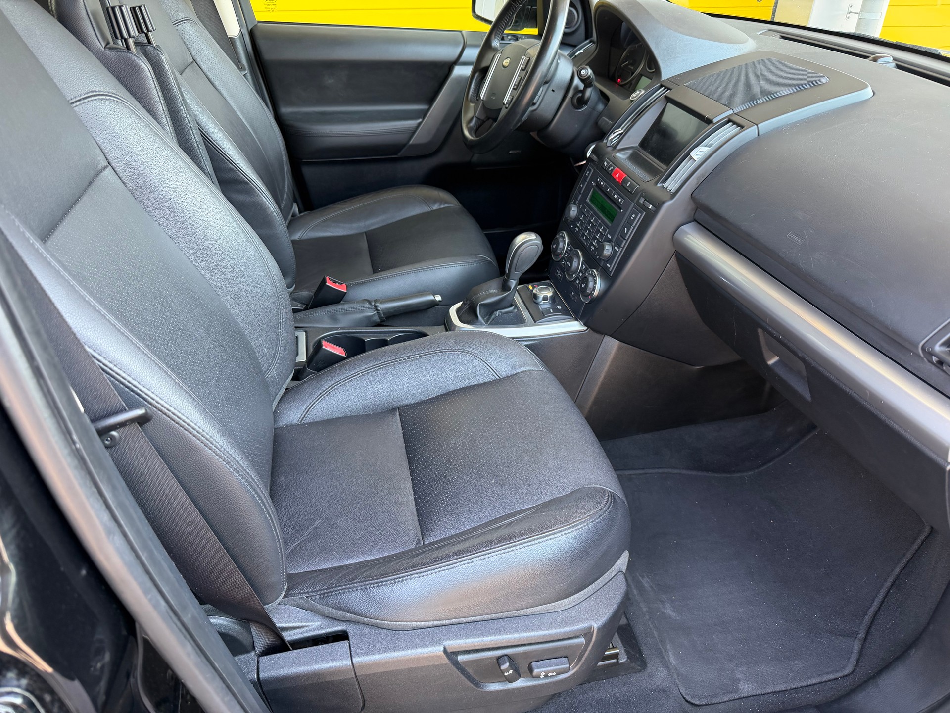 LAND ROVER Freelander 2.2 TD4 Sport Automatic-image-9