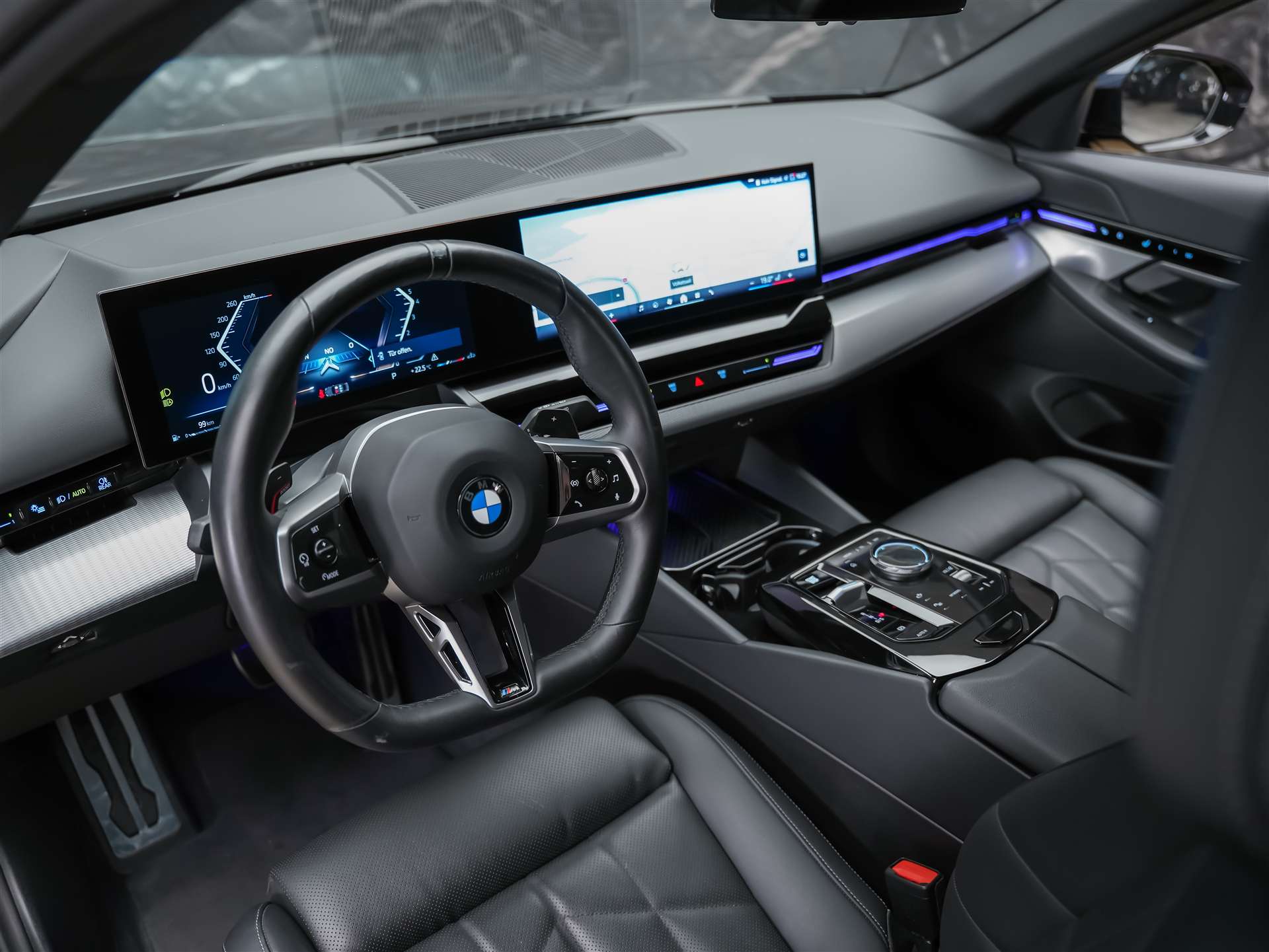 BMW 520i M Sport Steptronic *Werksgarantie*21" Felgen*El. Sitze mit Memory*-image-8