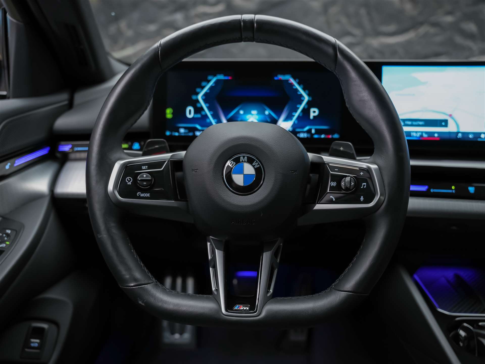 BMW 520i M Sport Steptronic *Werksgarantie*21" Felgen*El. Sitze mit Memory*-image-27