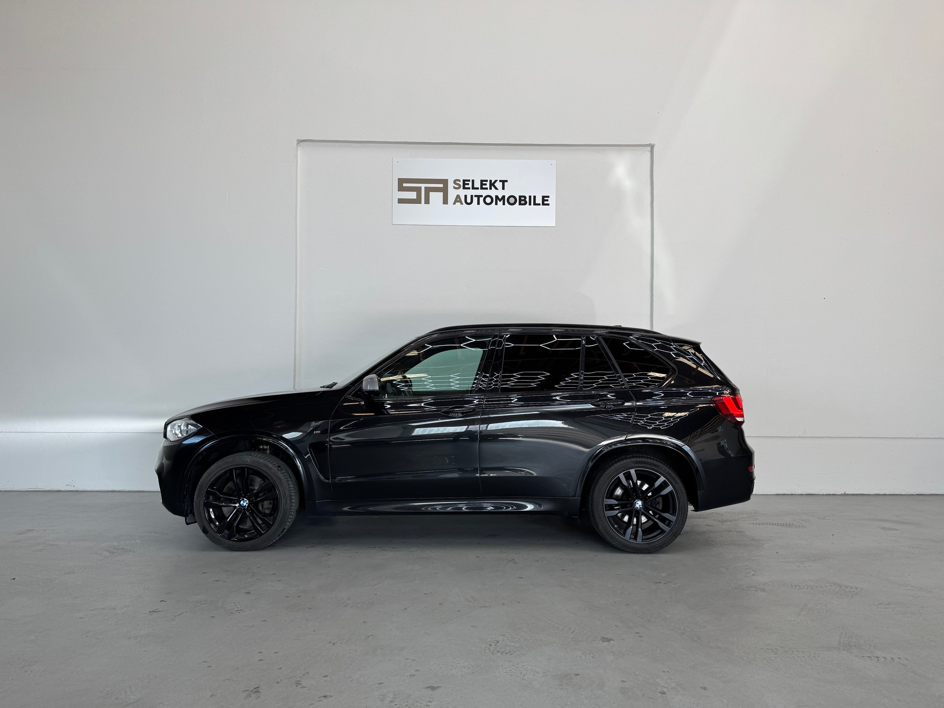 BMW X5 xDrive M50d Steptronic | AHK 3500kg-image-3