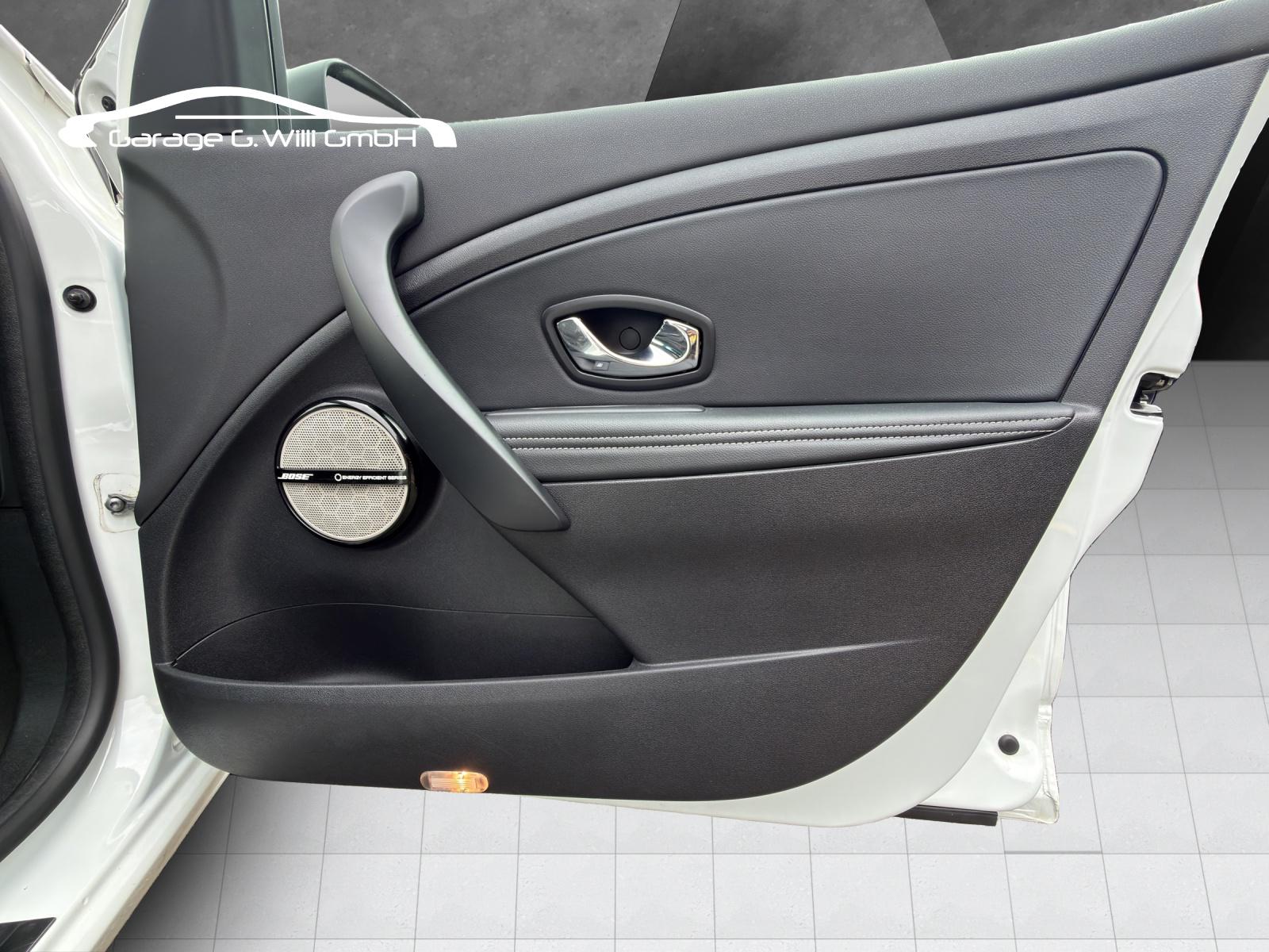 RENAULT Mégane Grandtour 1.2 16V Turbo Bose-image-17