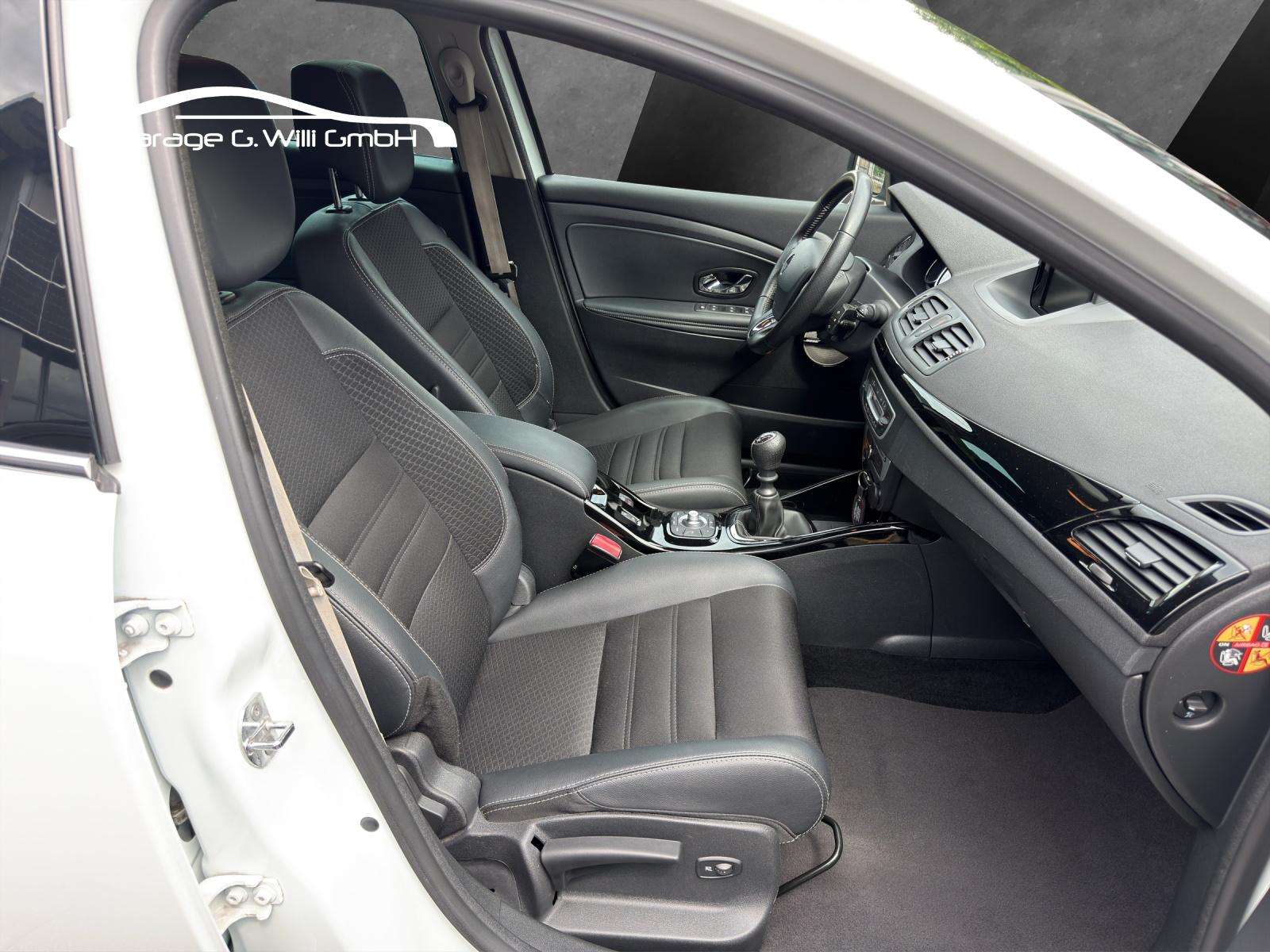 RENAULT Mégane Grandtour 1.2 16V Turbo Bose-image-18