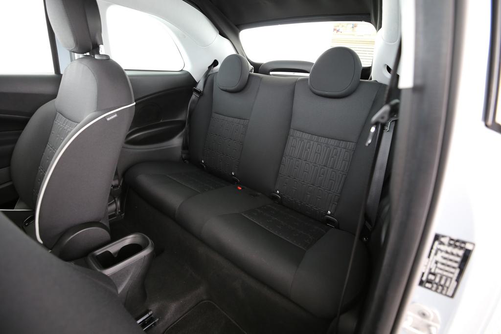 FIAT 500 Cabrio Swiss Edition-image-10