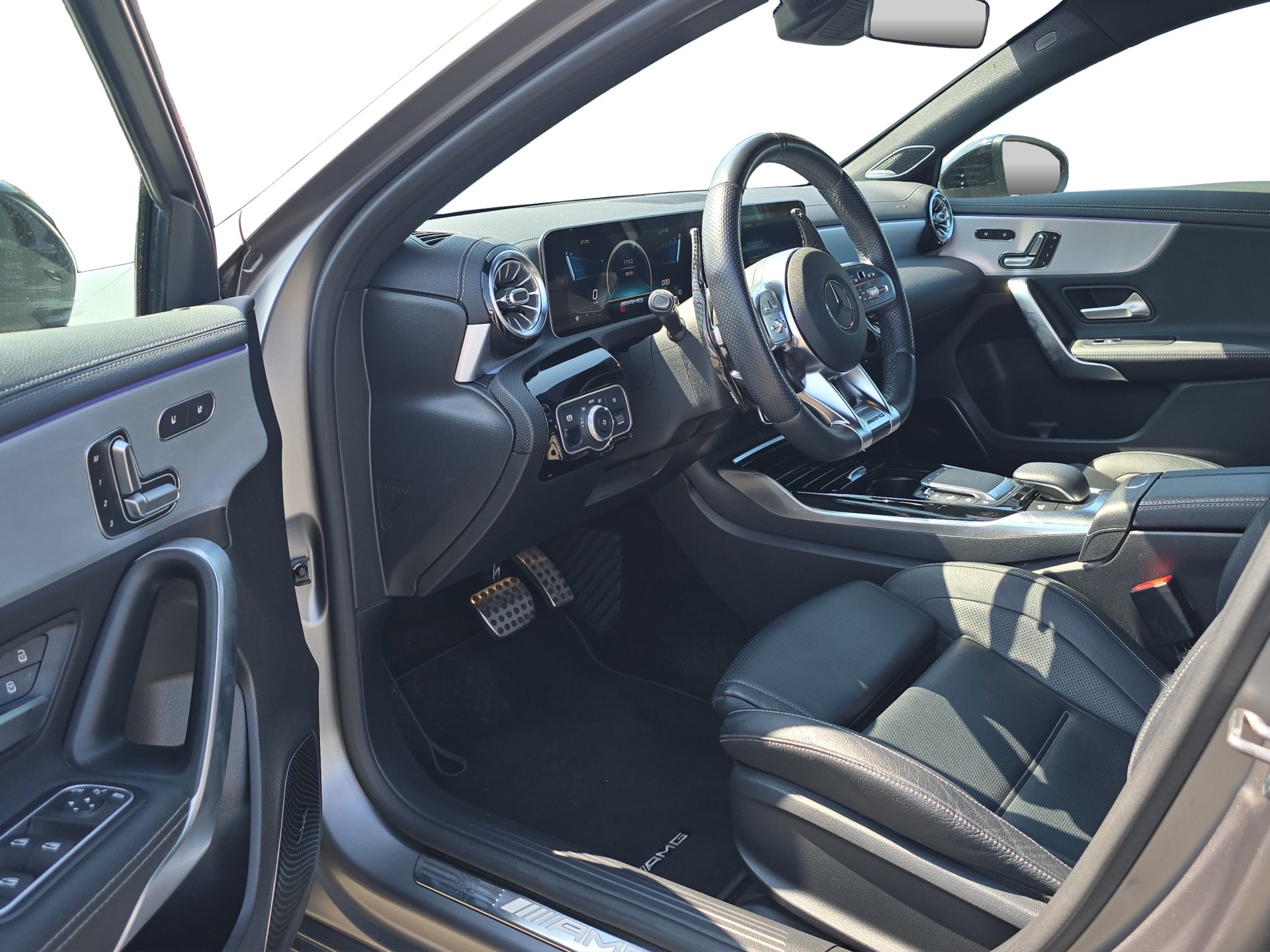 MERCEDES-BENZ A 45 S AMG 4Matic+ Speedshift-image-6