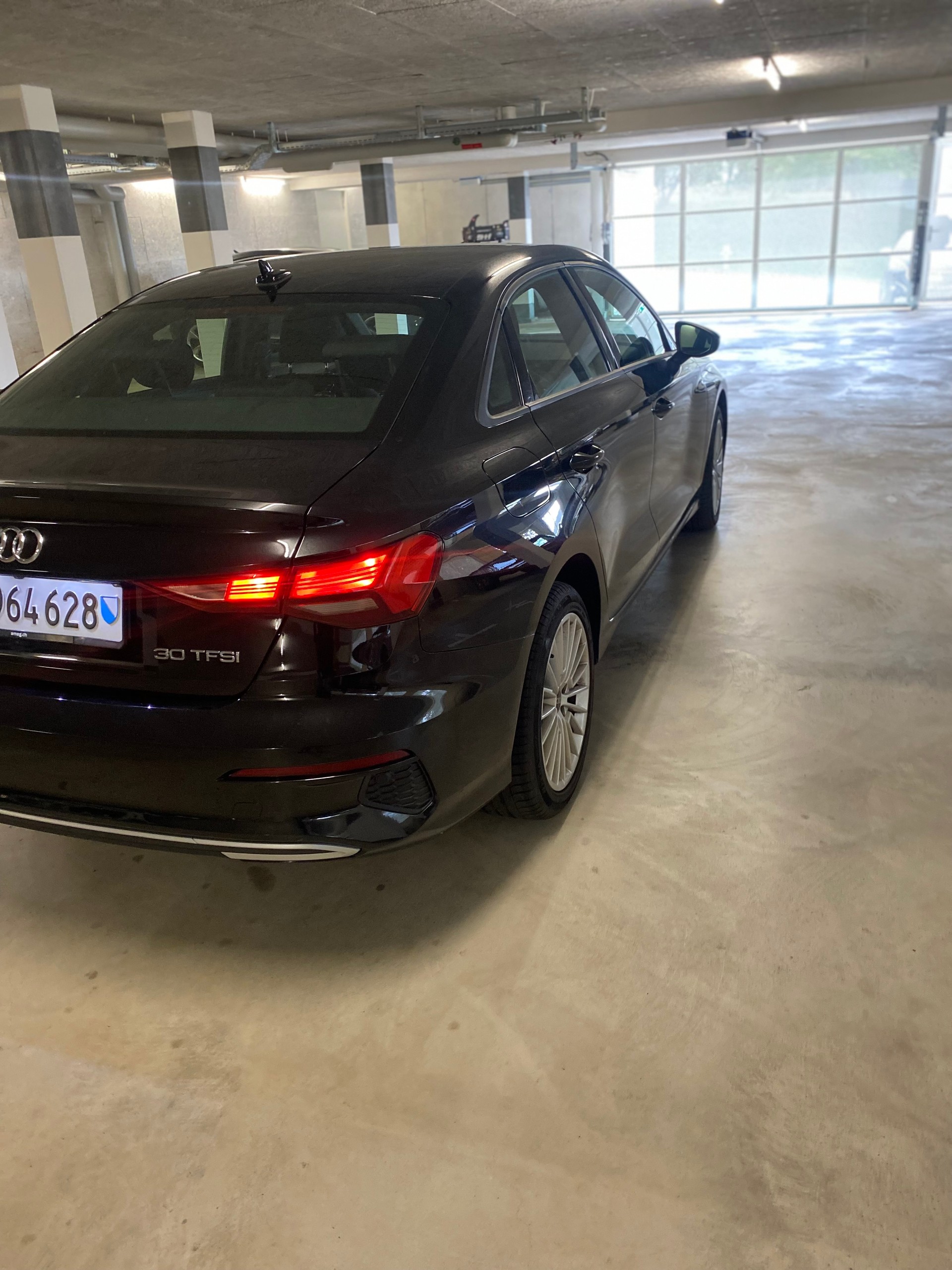 AUDI Audi A3 Limousine 30 TFSI Advanced S tronic MHEV-image-2