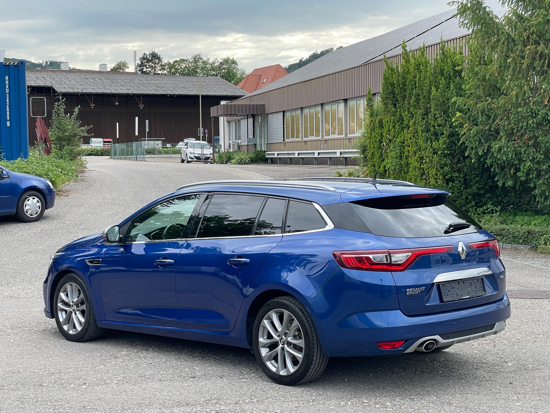 RENAULT Mégane Grandtour 1.6 dCi GT Line EDC-image-3
