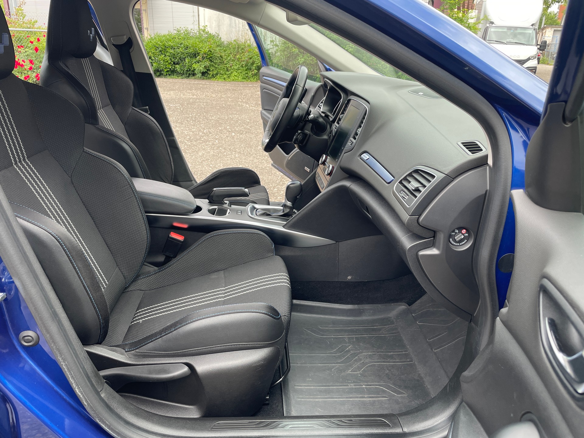 RENAULT Mégane Grandtour 1.6 dCi GT Line EDC-image-9