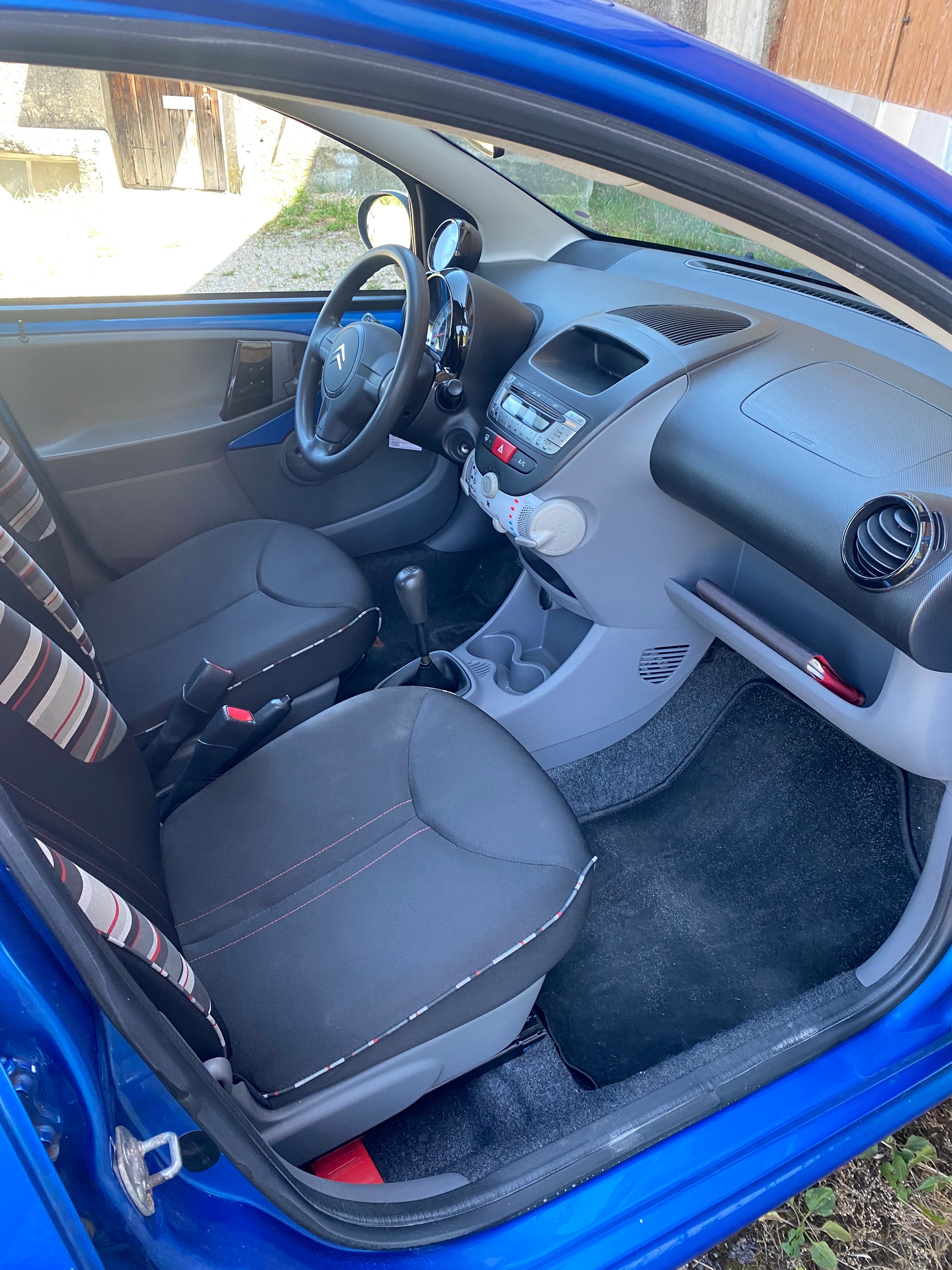 CITROEN C1 1.0i Swiss Style-image-5
