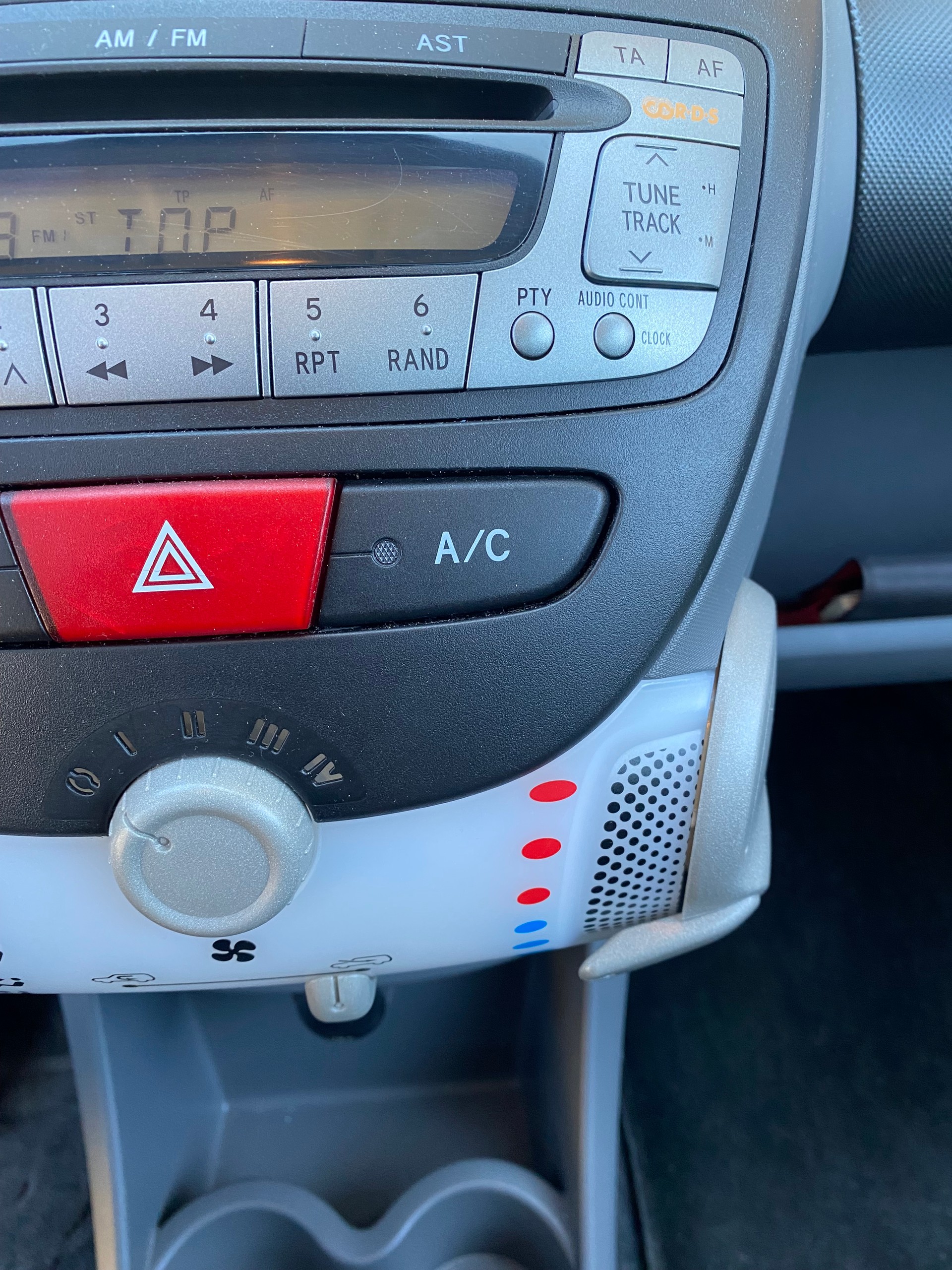 CITROEN C1 1.0i Swiss Style-image-8