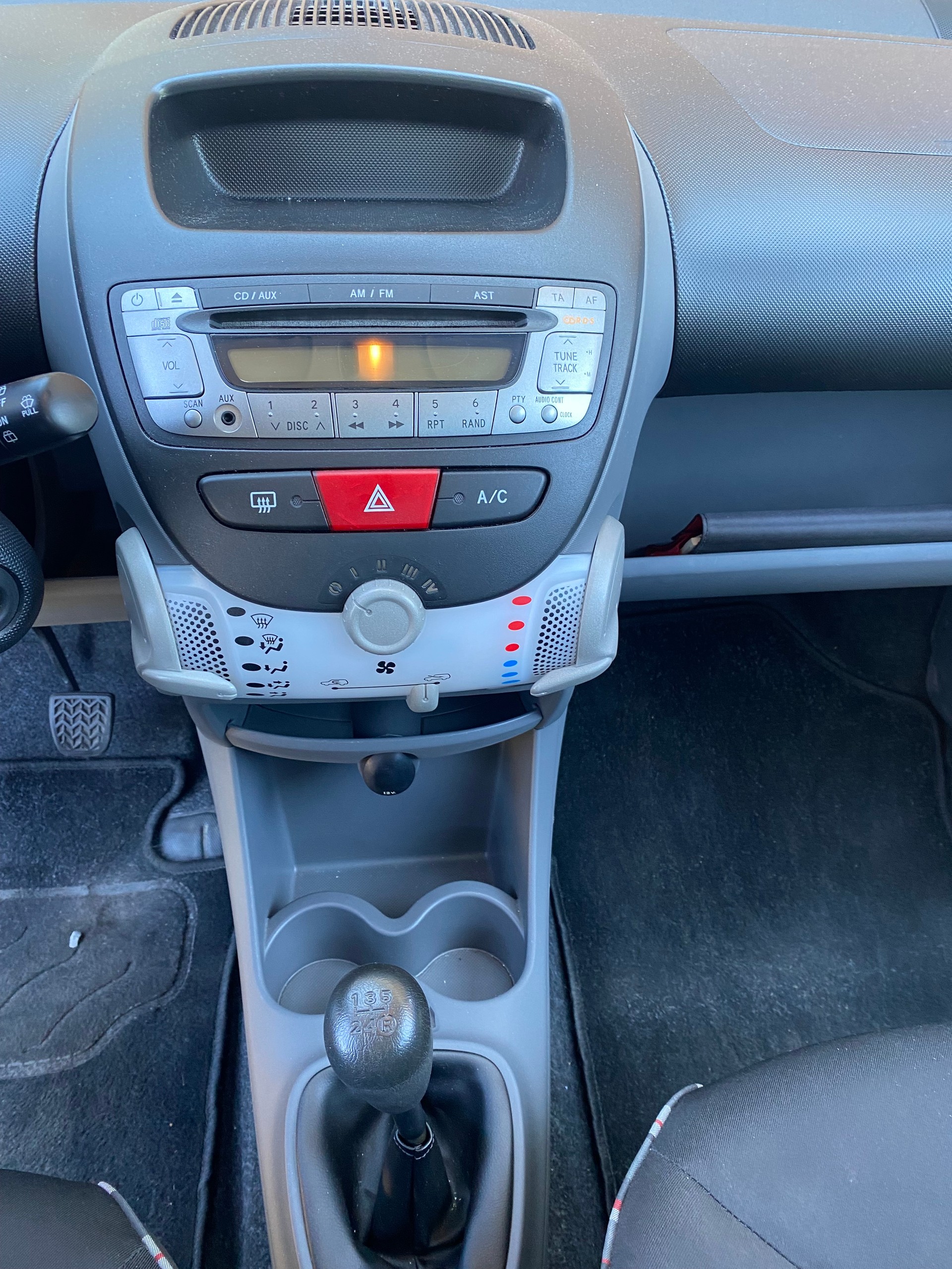 CITROEN C1 1.0i Swiss Style-image-7