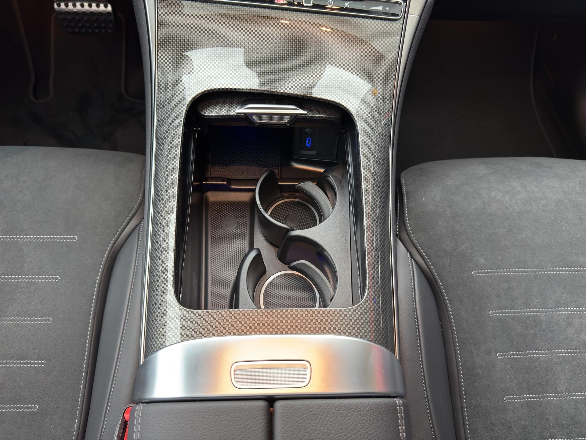 MERCEDES-BENZ GLC 400 e EQ Star AMG Line 4matic-image-13