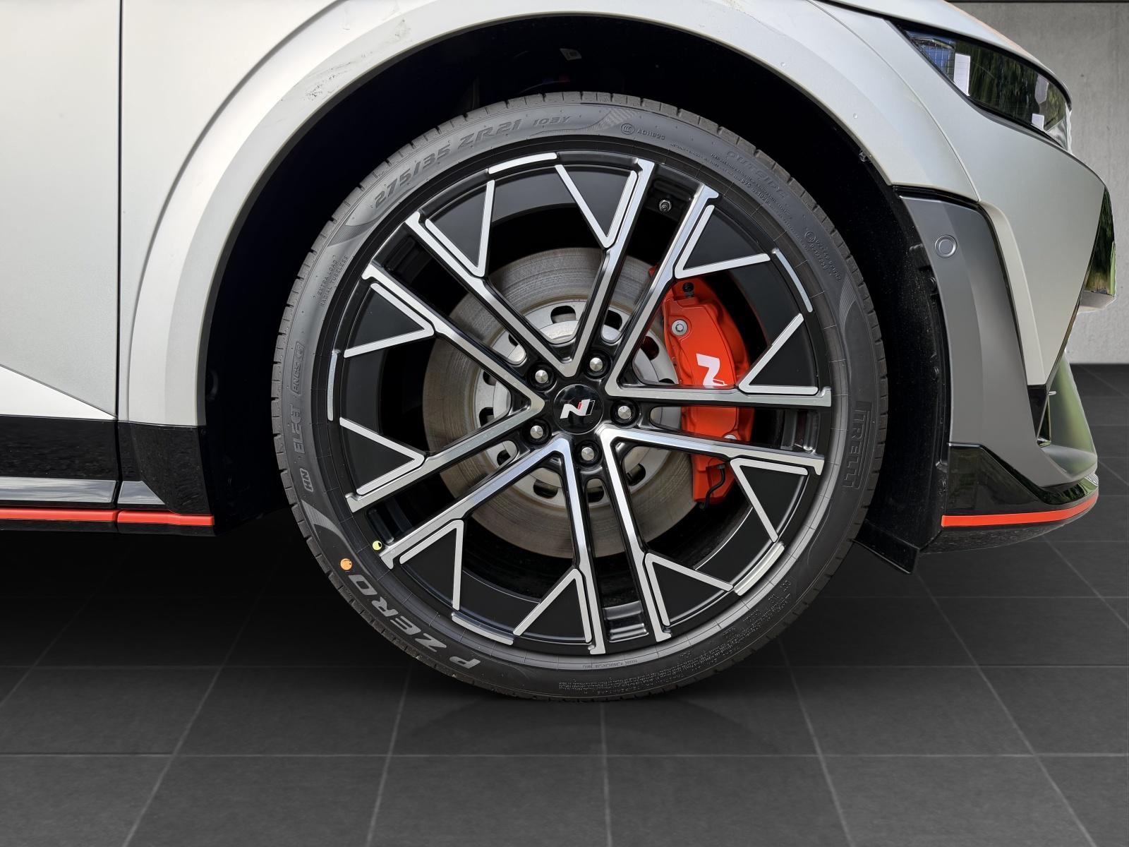 HYUNDAI Ioniq 5 N 84 kWh Electric 4WD-image-6