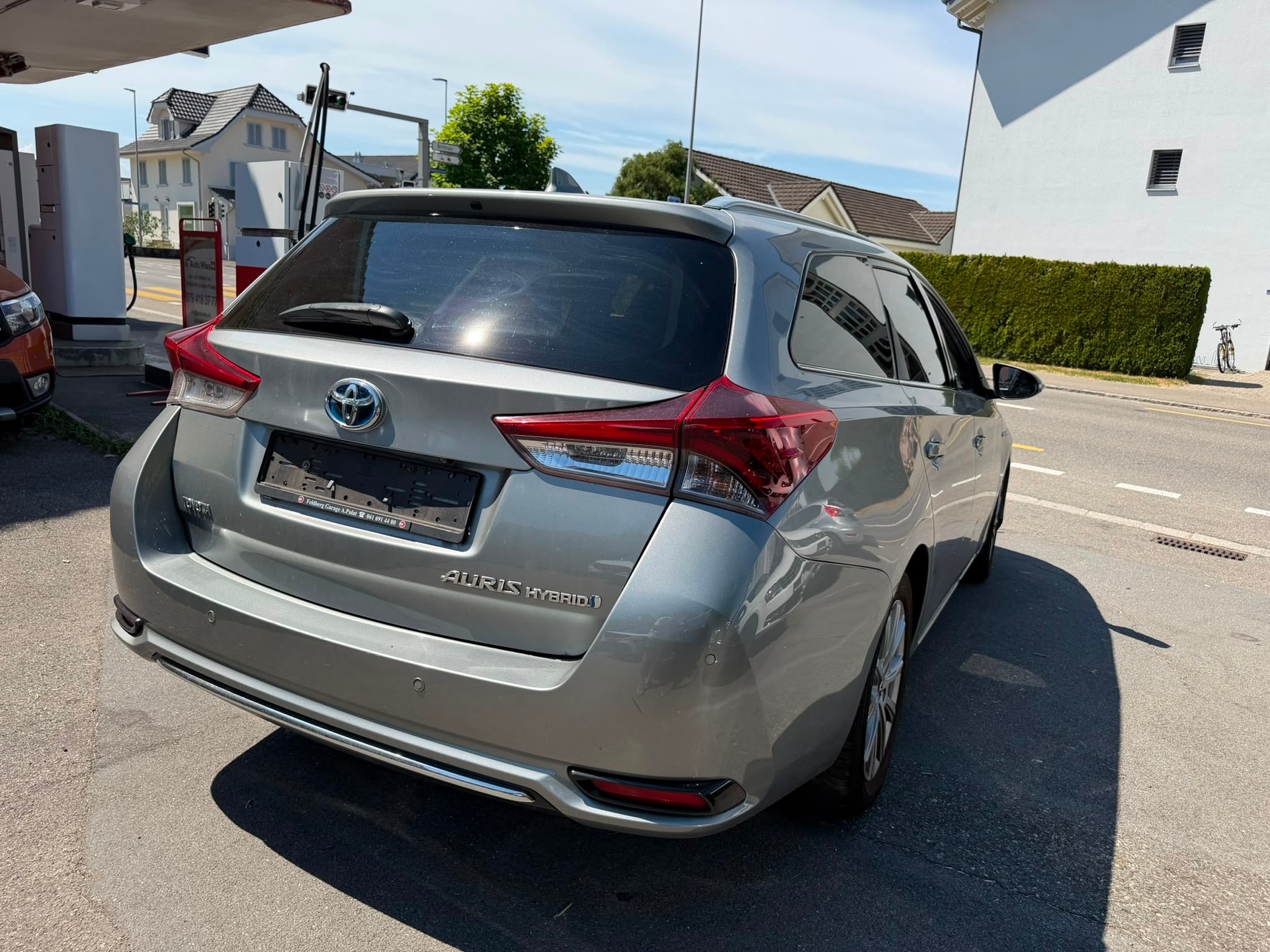 TOYOTA Auris Touring Sports 1.8 HSD Sol e-CVT-image-6