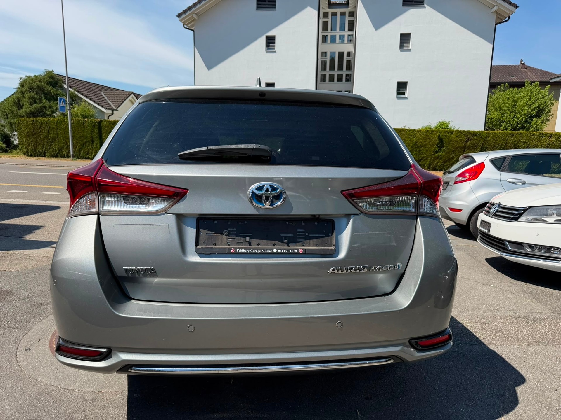 TOYOTA Auris Touring Sports 1.8 HSD Sol e-CVT-image-4