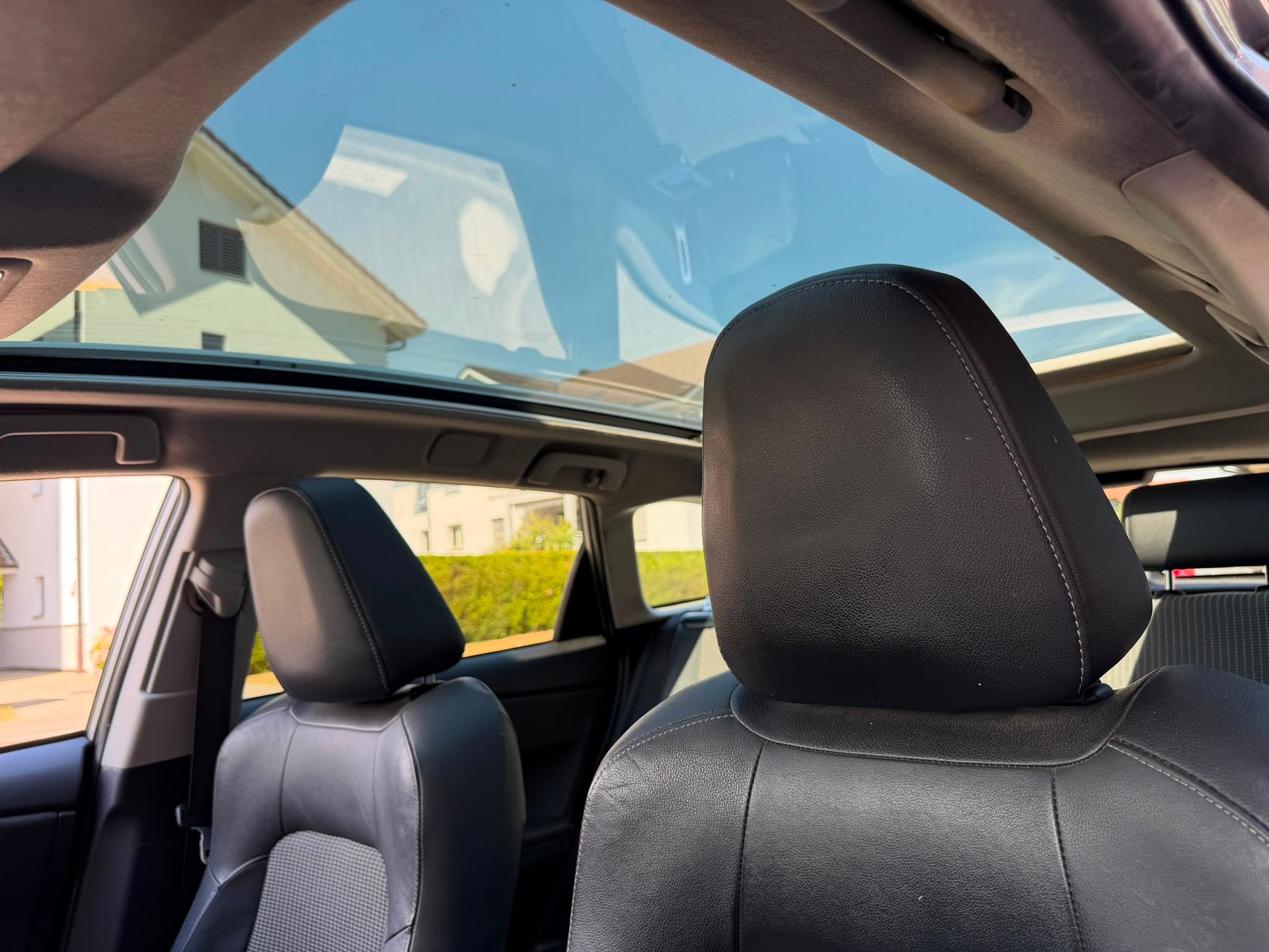 TOYOTA Auris Touring Sports 1.8 HSD Sol e-CVT-image-10