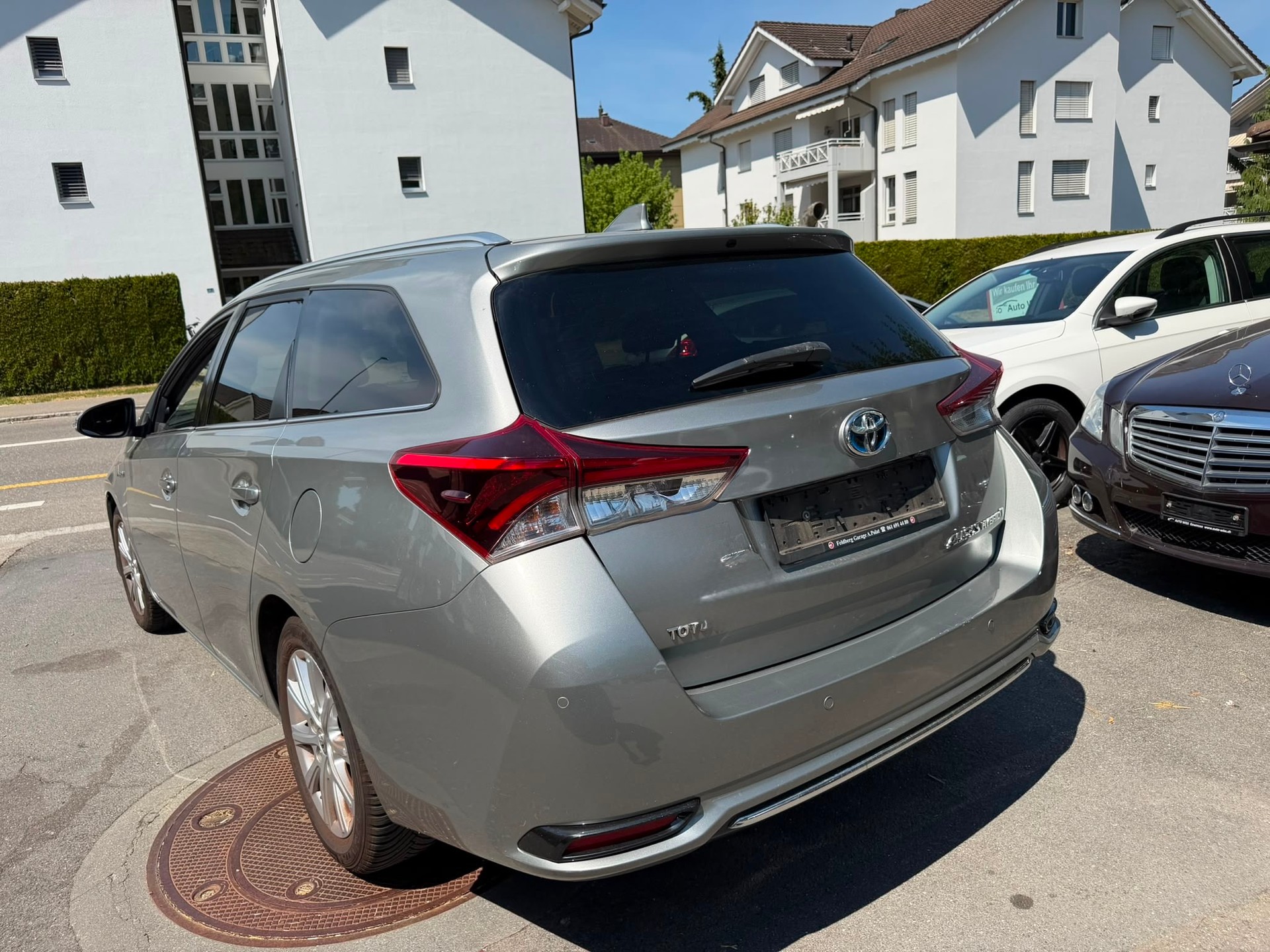 TOYOTA Auris Touring Sports 1.8 HSD Sol e-CVT-image-5