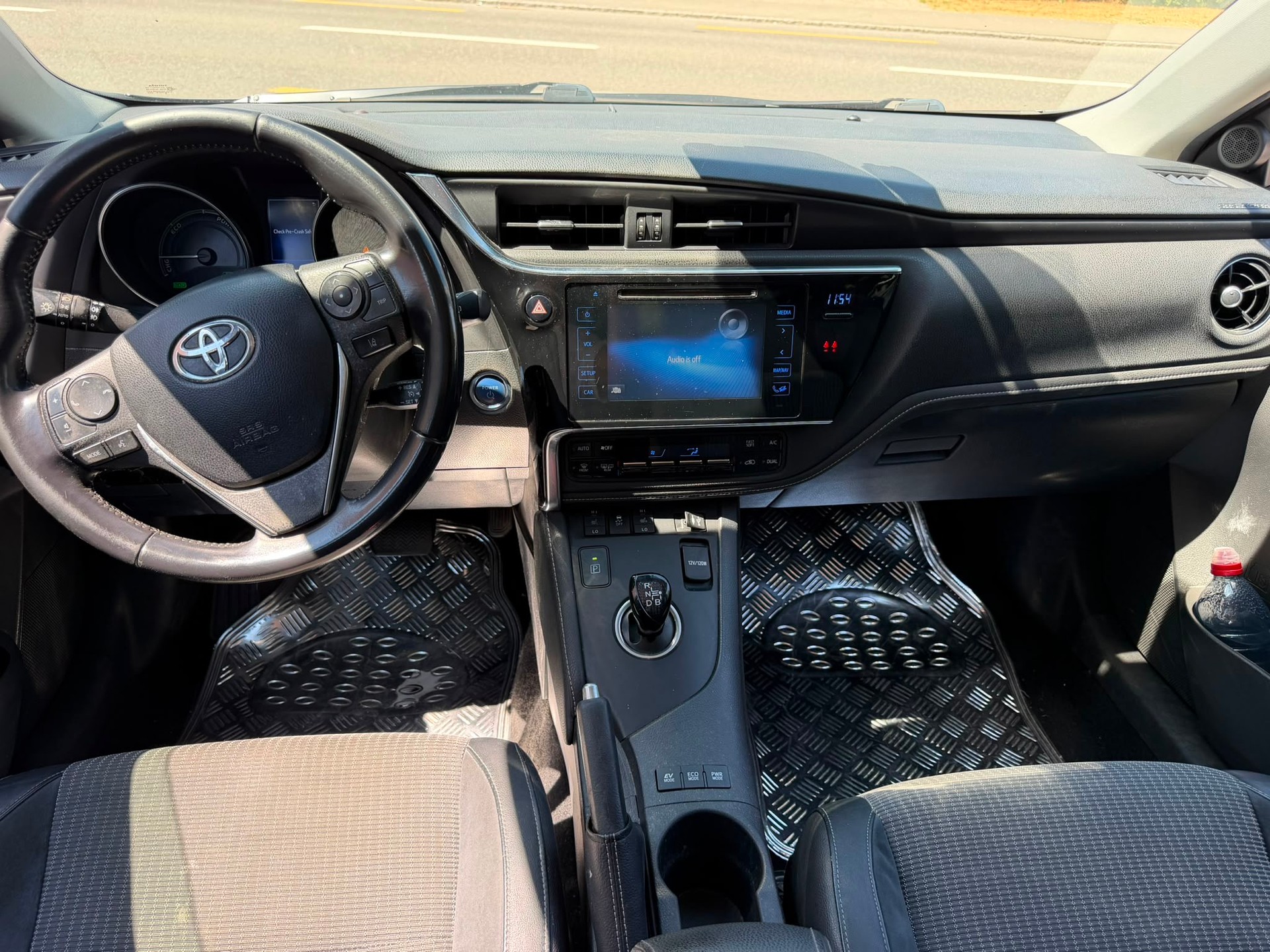 TOYOTA Auris Touring Sports 1.8 HSD Sol e-CVT-image-7