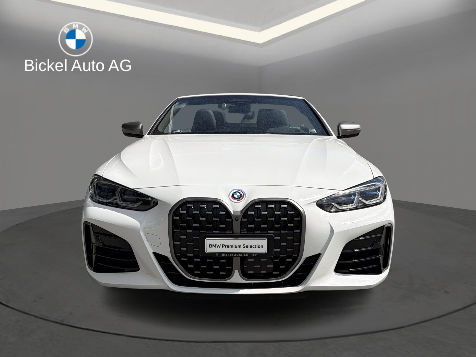 BMW M440i xDrive Cabrio-image-4