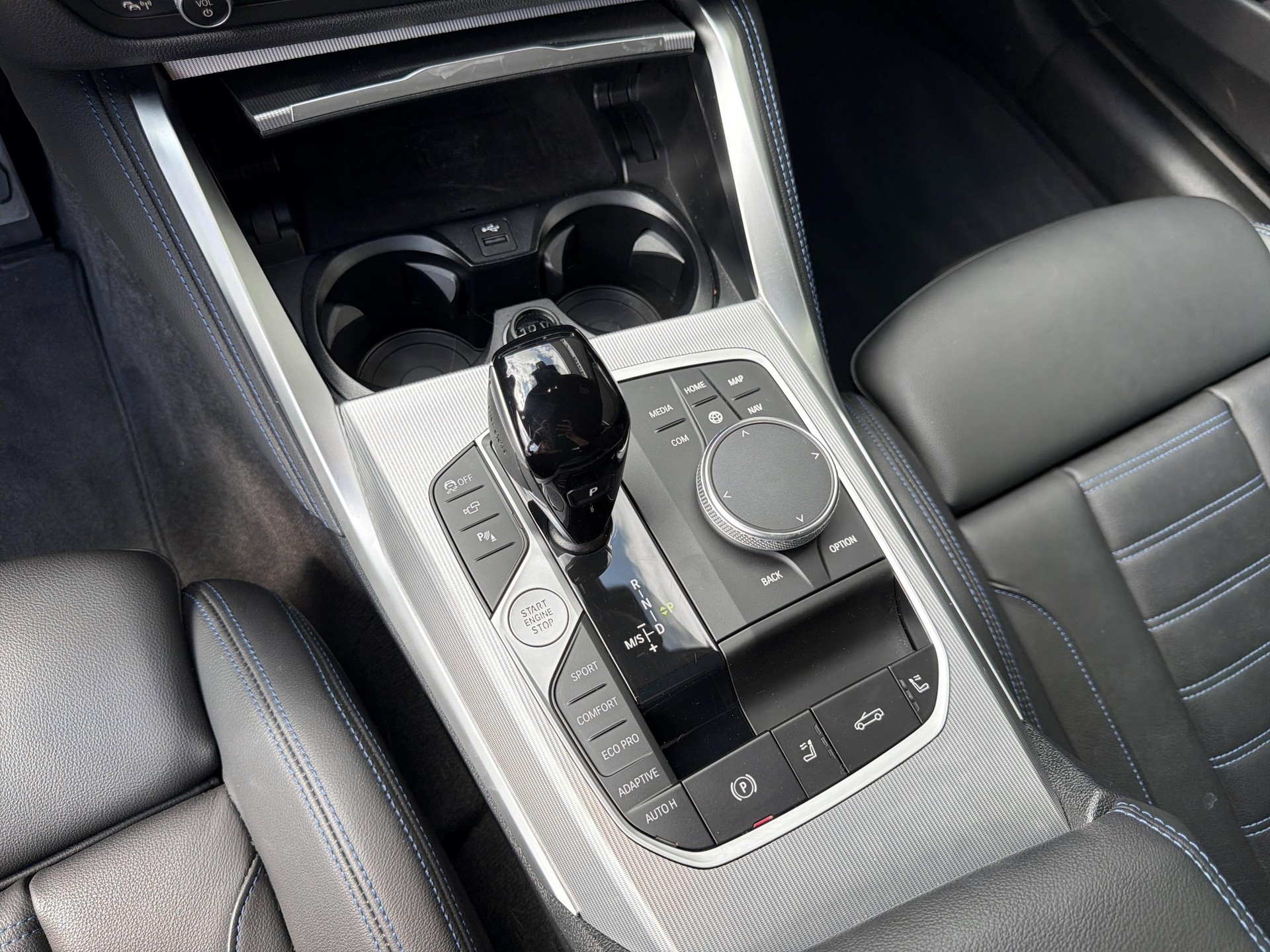 BMW M440i xDrive Cabrio-image-7