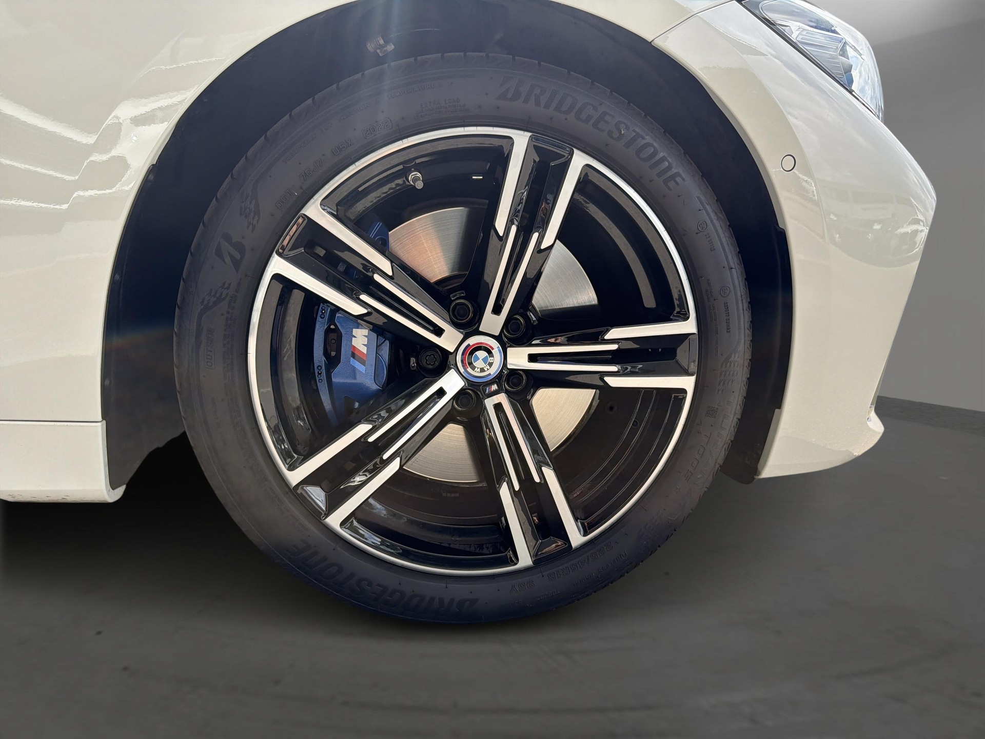 BMW M440i xDrive Cabrio-image-6