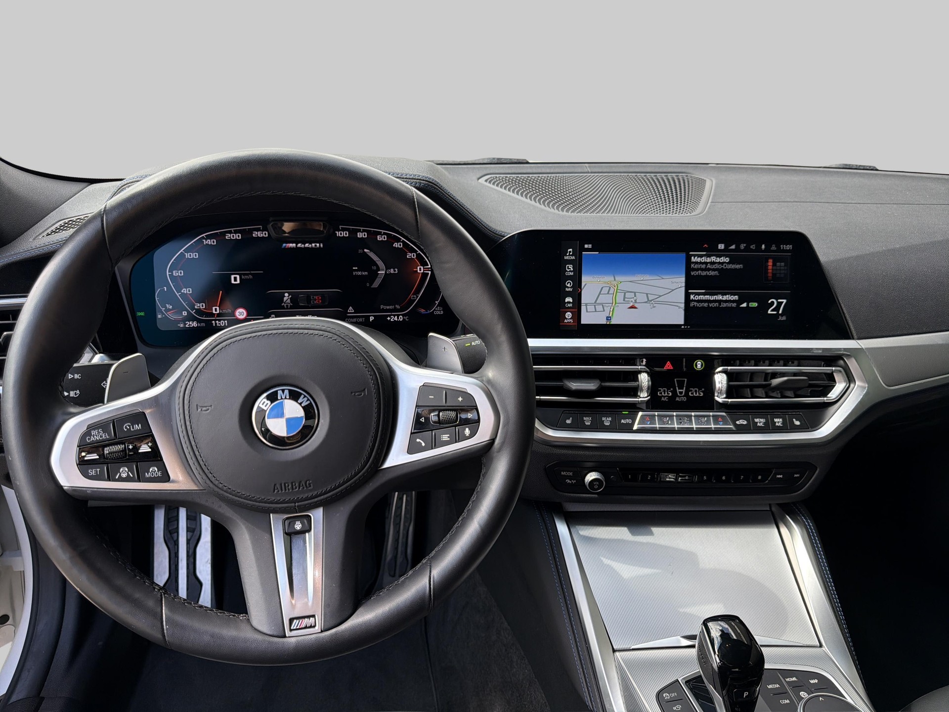 BMW M440i xDrive Cabrio-image-10