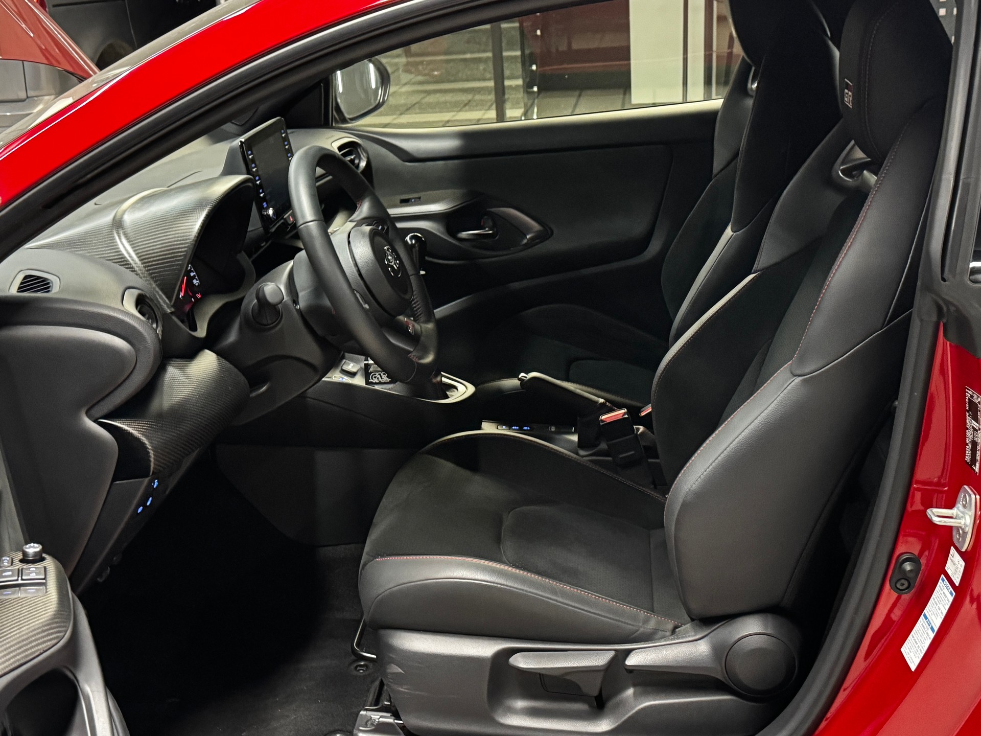 TOYOTA Yaris 1.6 GR Sport-image-10
