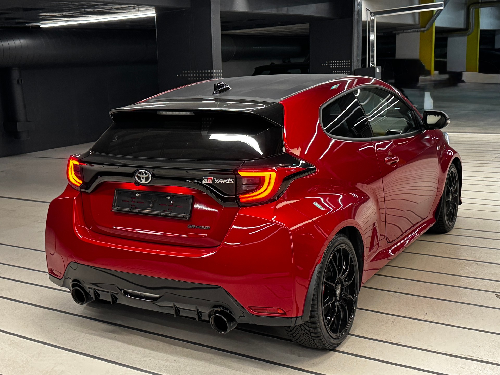 TOYOTA Yaris 1.6 GR Sport-image-4