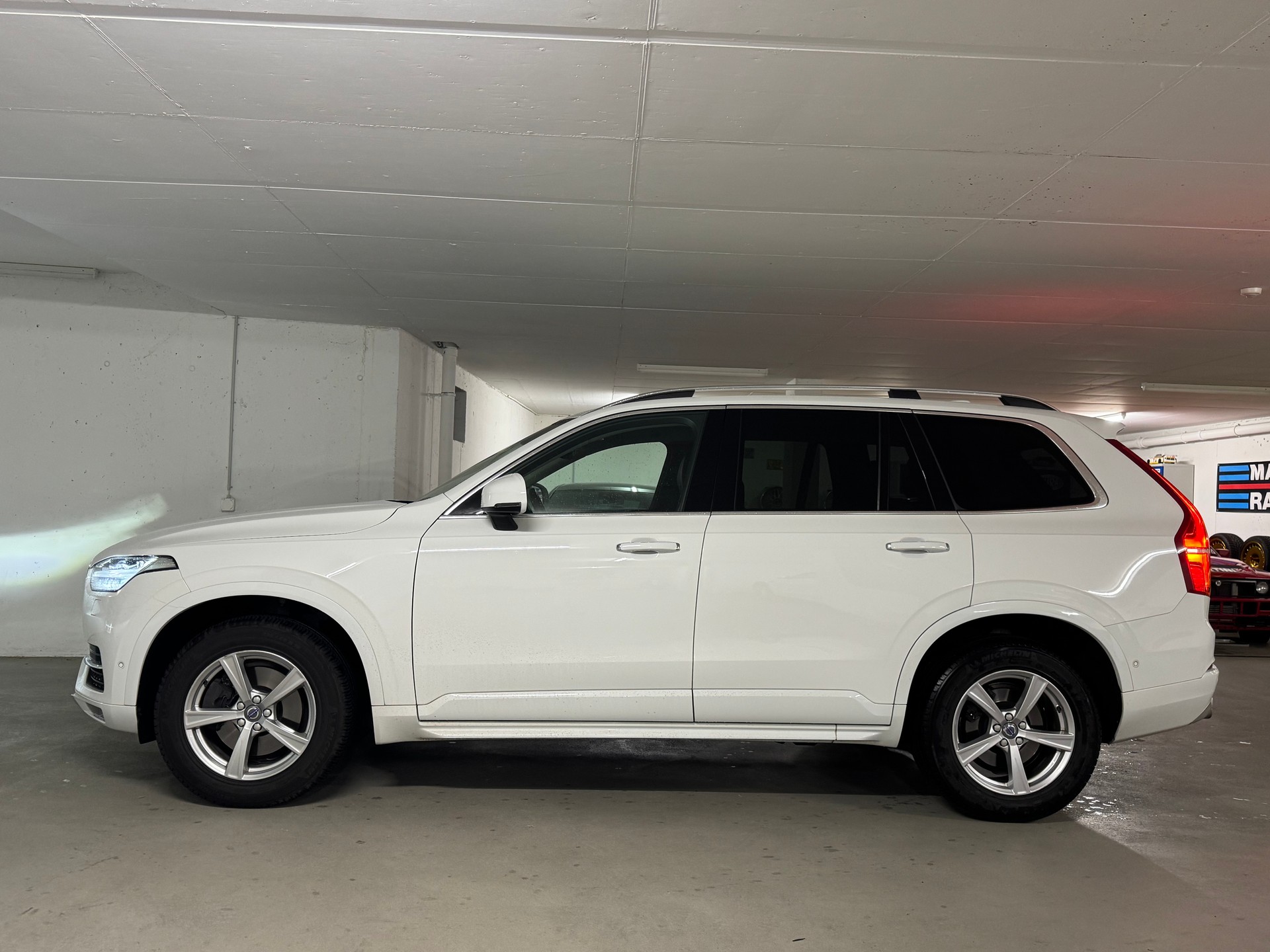 VOLVO XC90 D4 FWD Momentum Geartronic 1-Hand / CH-Fahrzeug-image-3