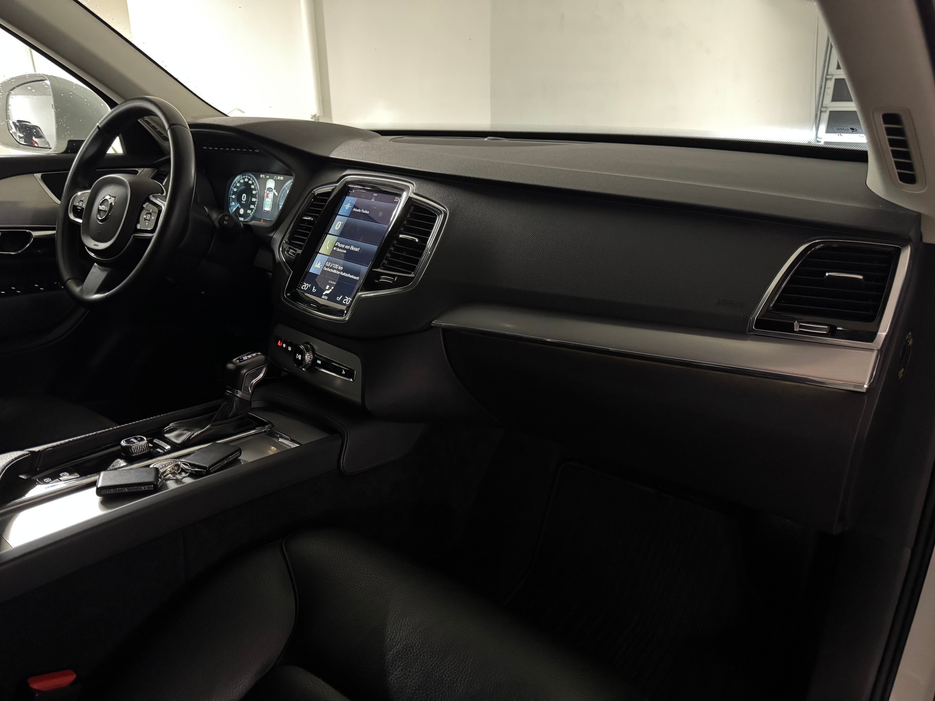 VOLVO XC90 D4 FWD Momentum Geartronic 1-Hand / CH-Fahrzeug-image-12