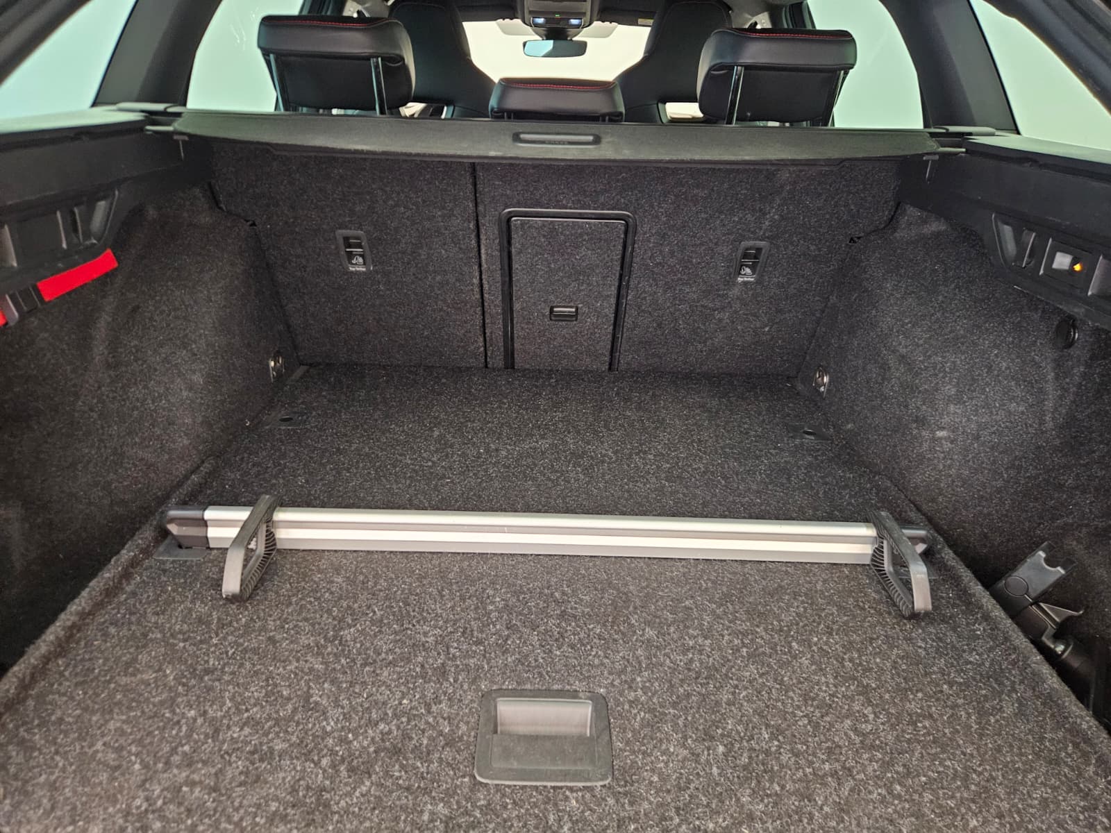 SKODA Octavia Combi 2.0 TDI DSG RS 4x4-image-14