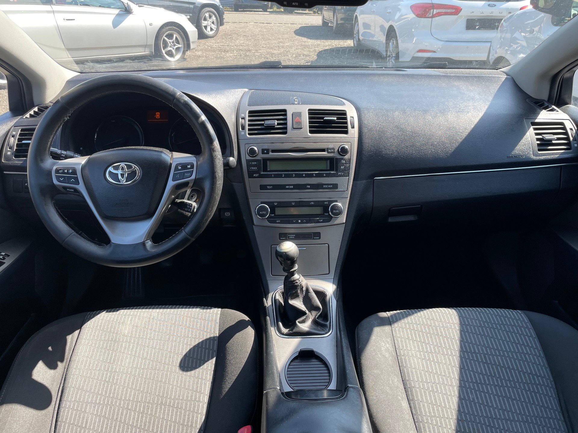 TOYOTA Avensis 2.0 Linea Sol-image-8