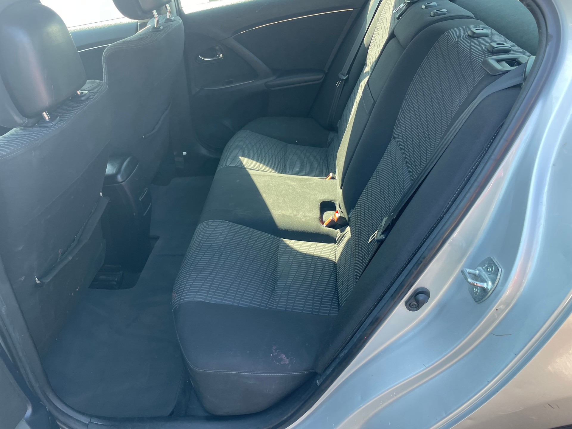 TOYOTA Avensis 2.0 Linea Sol-image-12