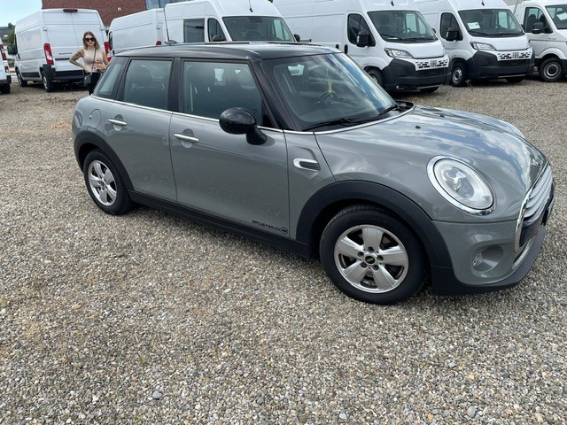 MINI Cooper-image-1