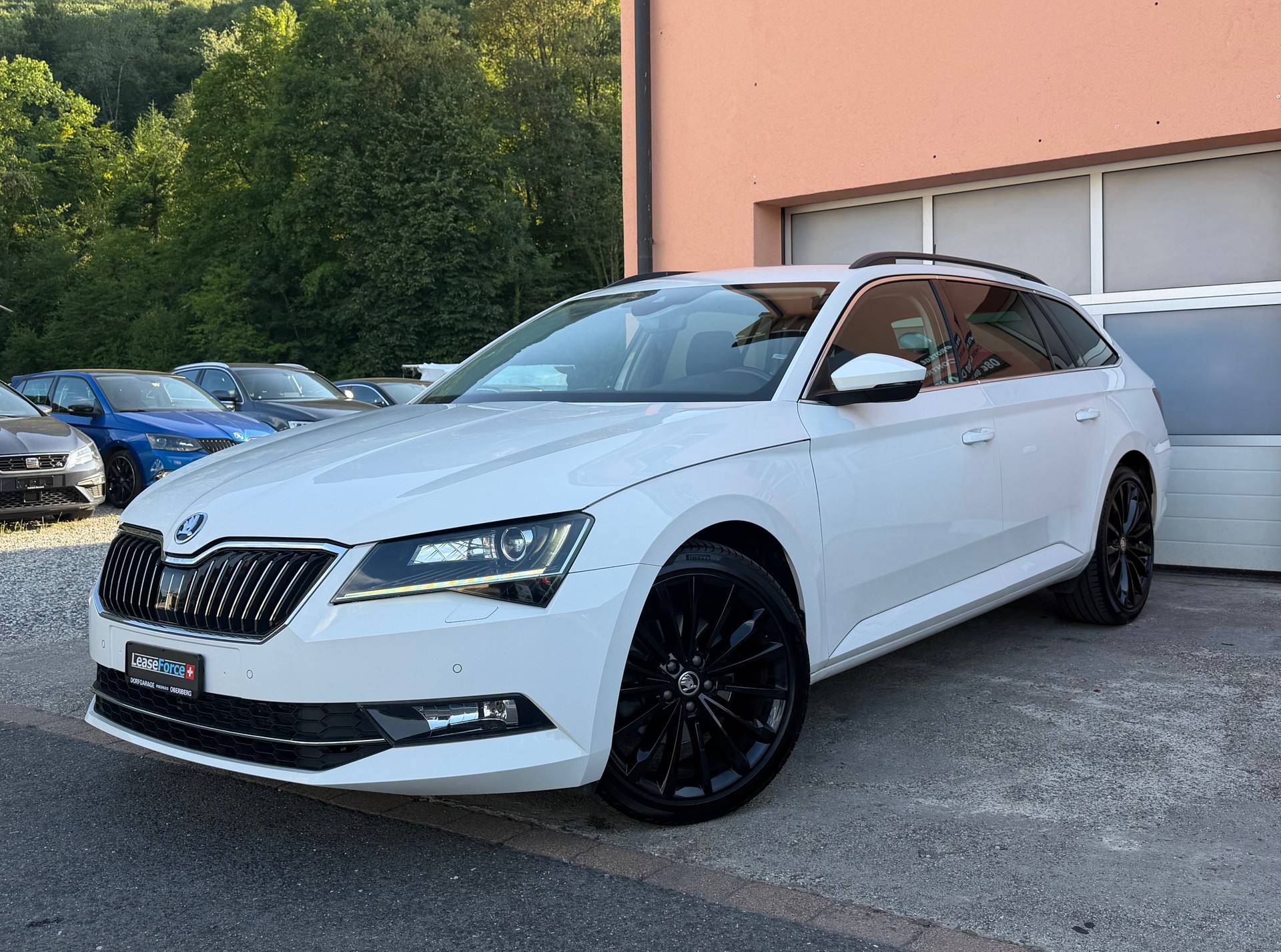 SKODA Superb Combi 2.0 TDi Style 4x4 DSG-image-1