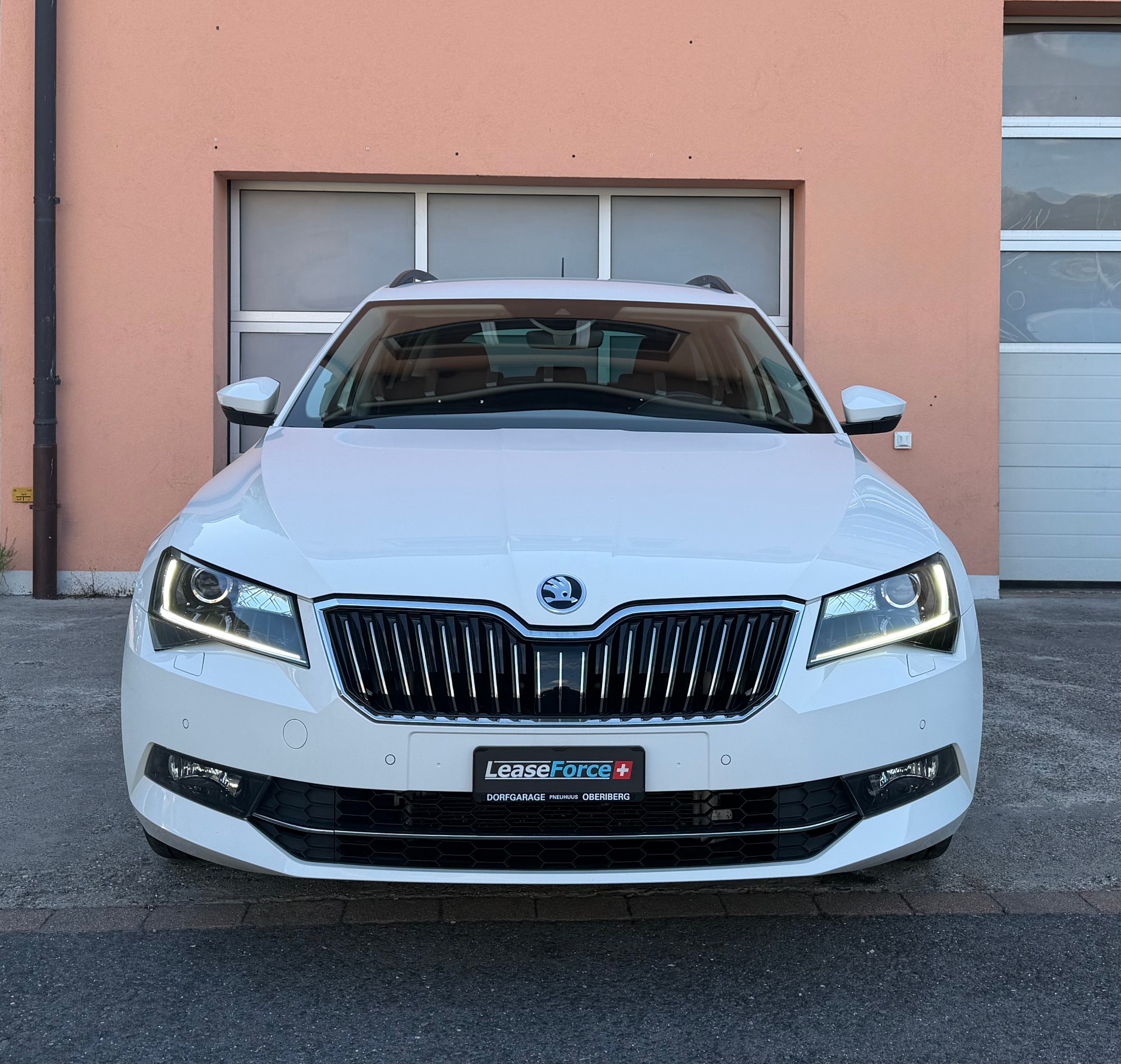 SKODA Superb Combi 2.0 TDi Style 4x4 DSG-image-4