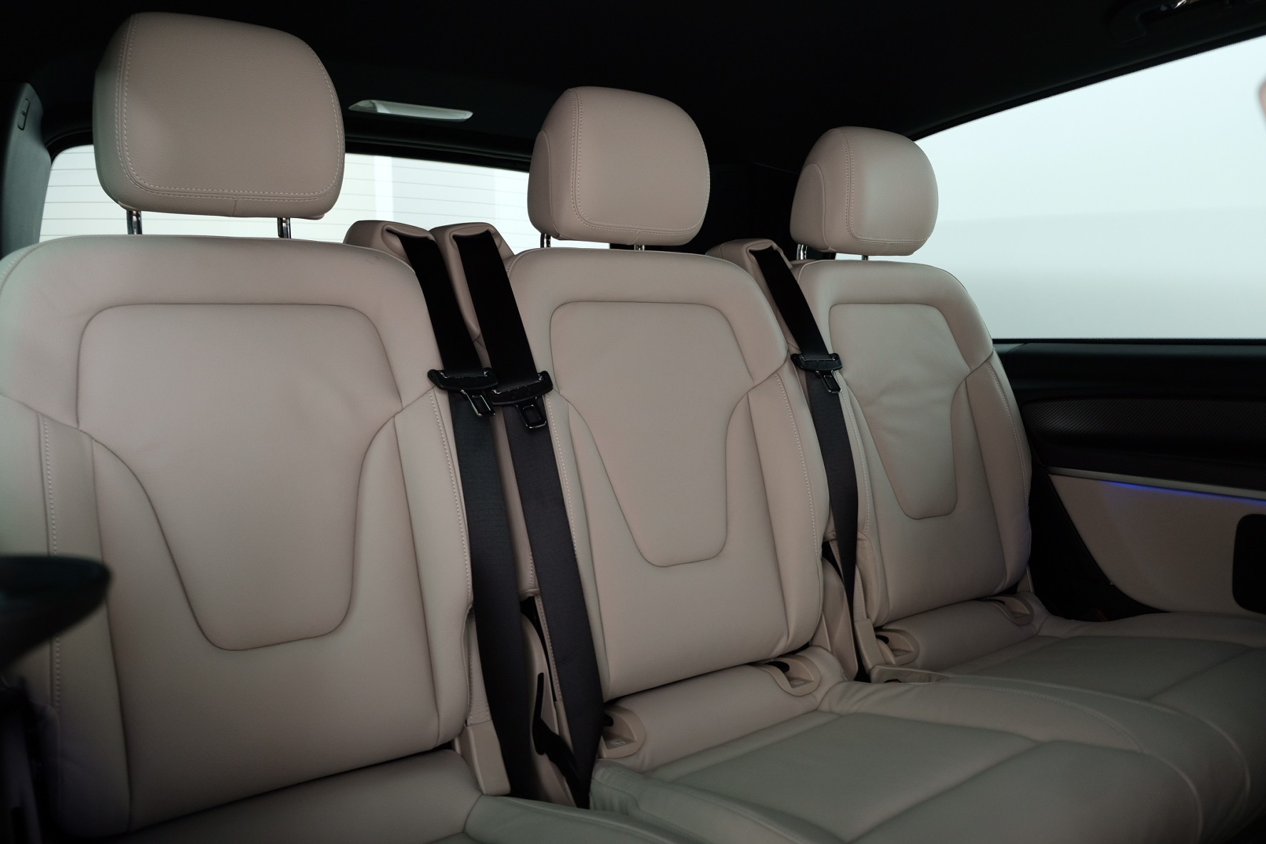 MERCEDES-BENZ V 250 d Avantgarde-image-12