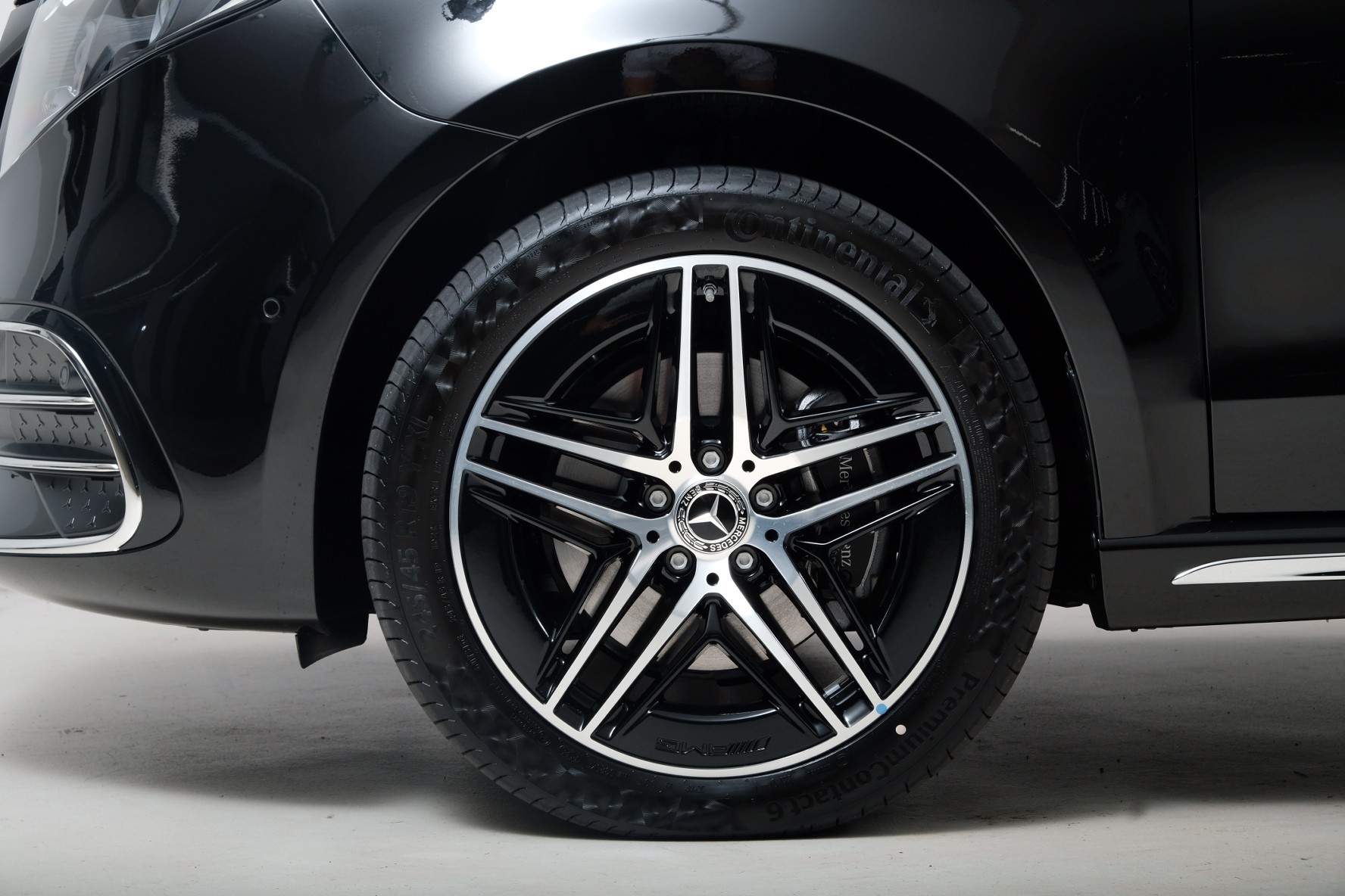 MERCEDES-BENZ V 250 d Avantgarde-showroom-element-2