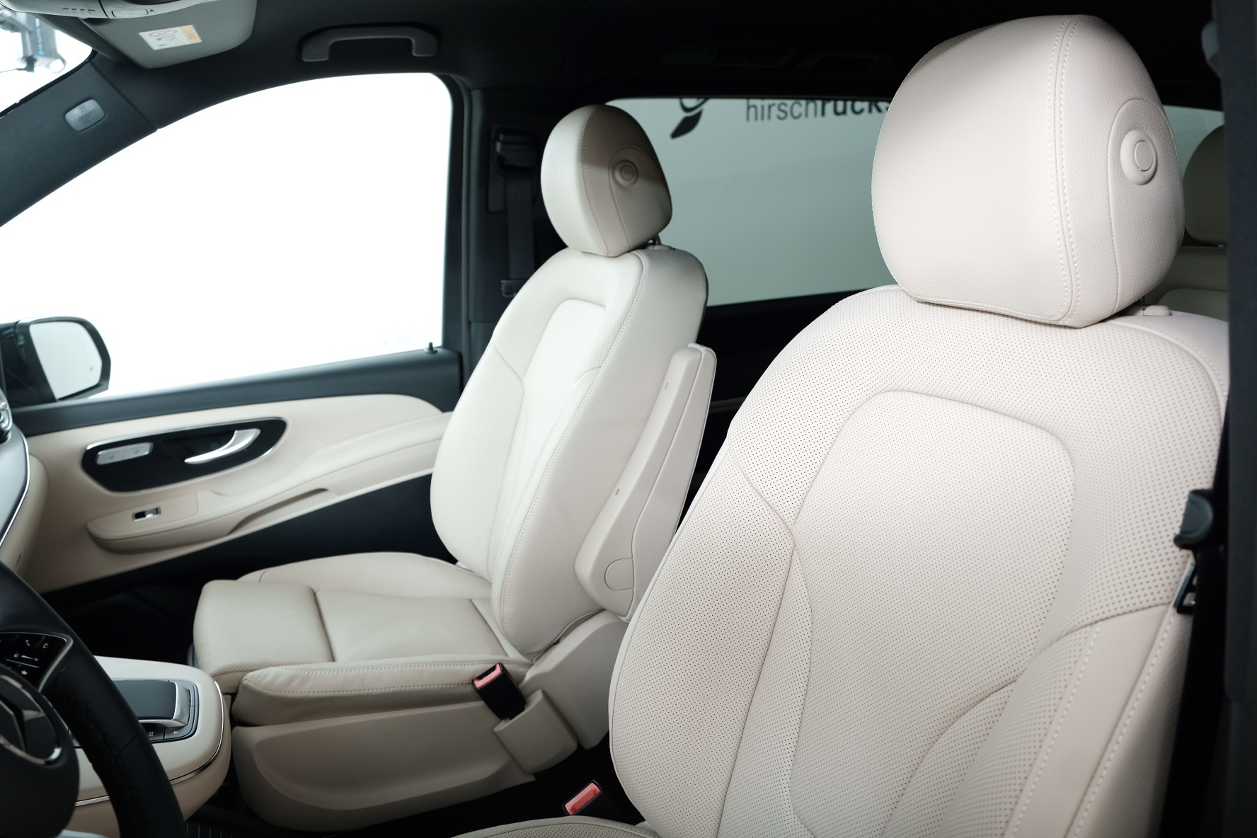 MERCEDES-BENZ V 250 d Avantgarde-image-10