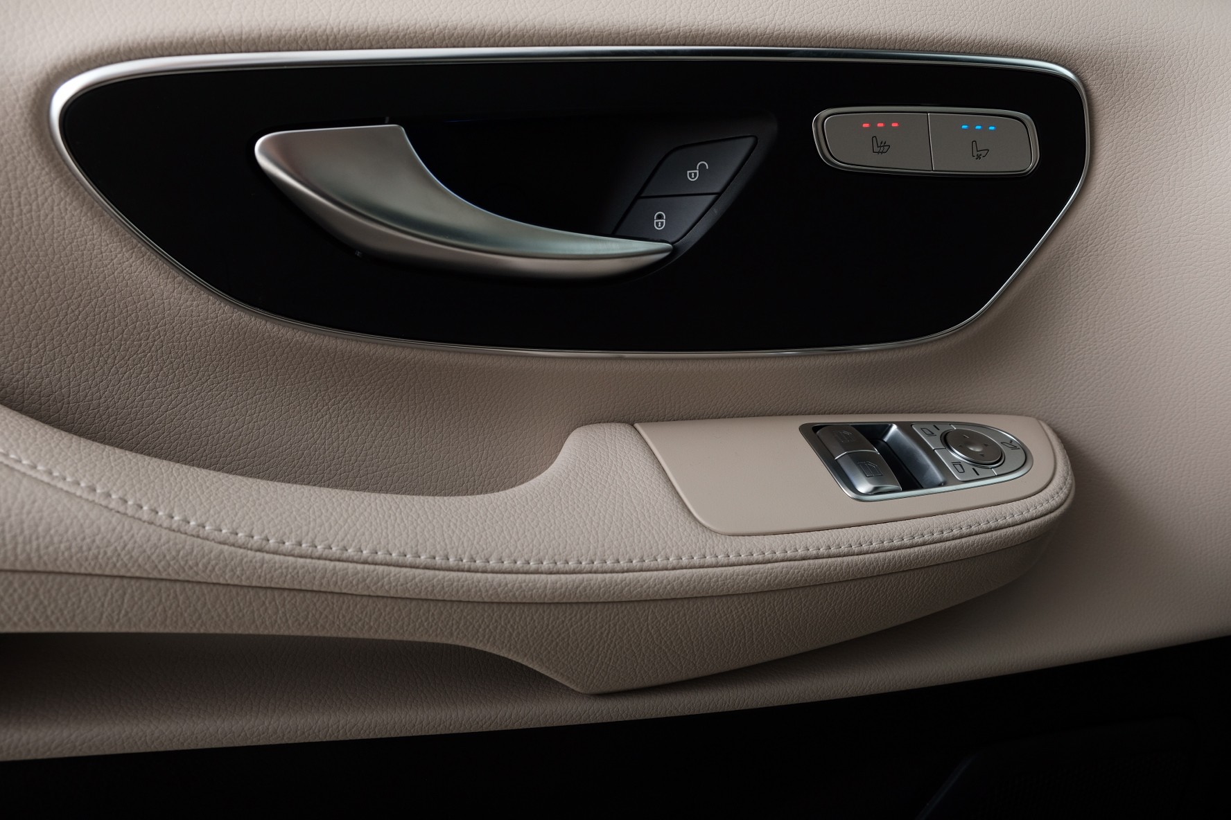 MERCEDES-BENZ V 250 d Avantgarde-image-9