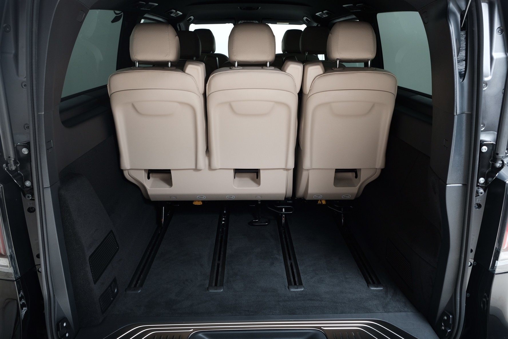 MERCEDES-BENZ V 250 d Avantgarde-image-13