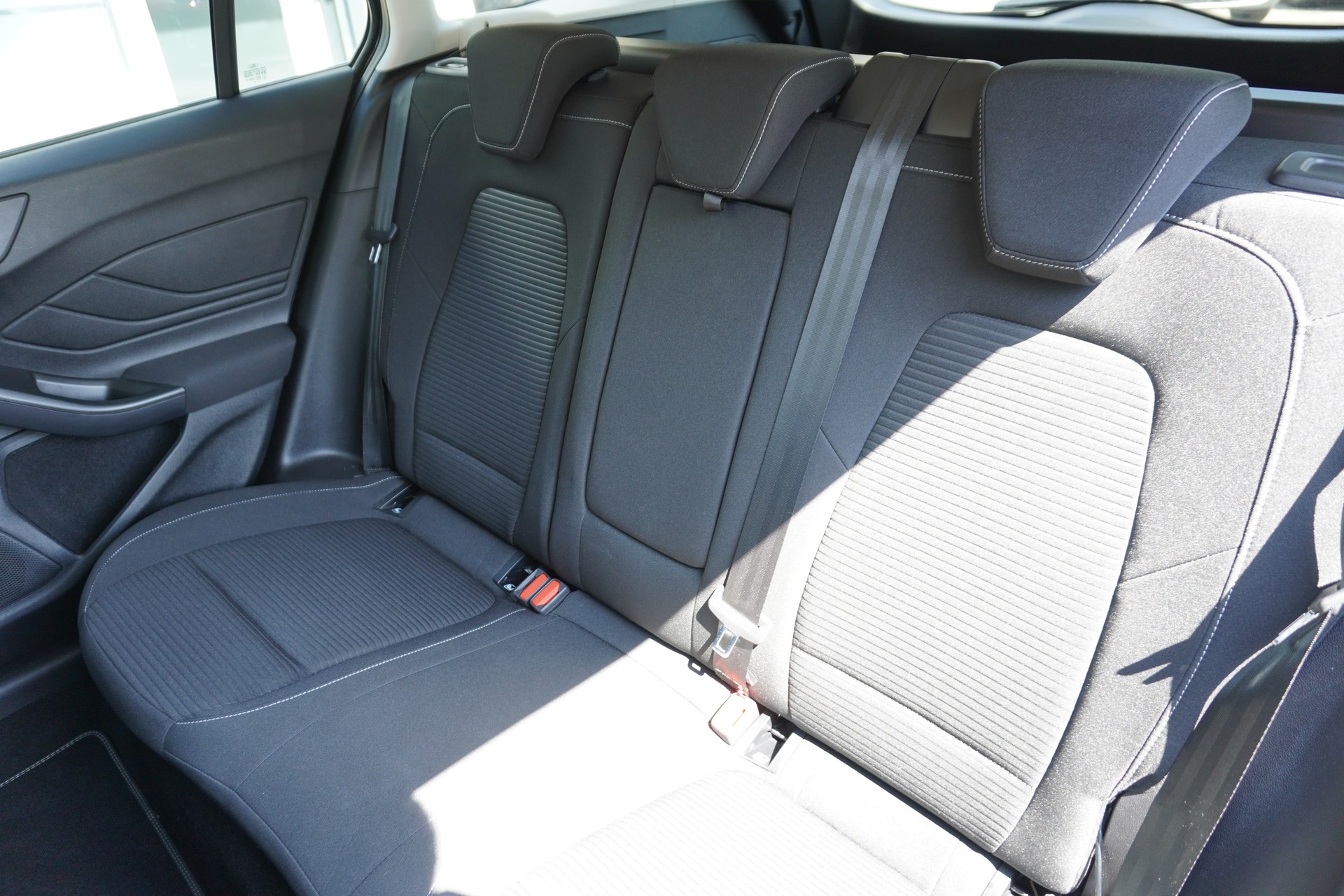FORD Focus 1.0 MHEV Titanium X Automat-image-10
