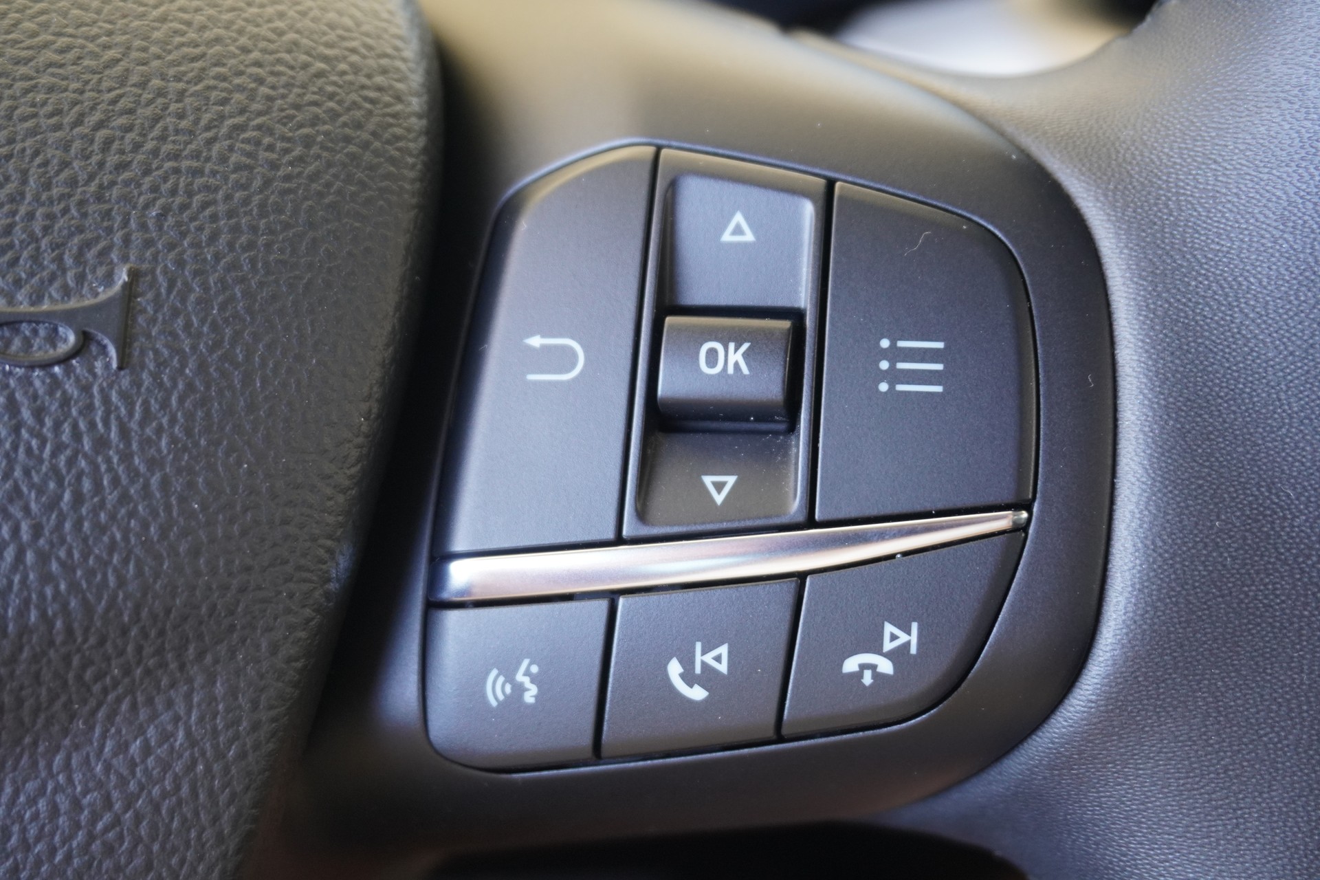FORD Focus 1.0 MHEV Titanium X Automat-image-26
