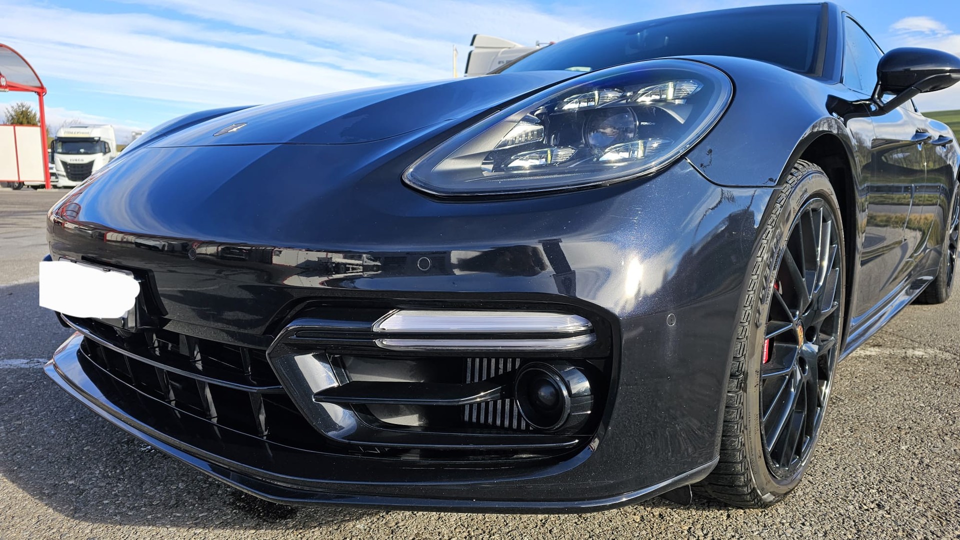 PORSCHE 4.0 V8 GTS-image-9