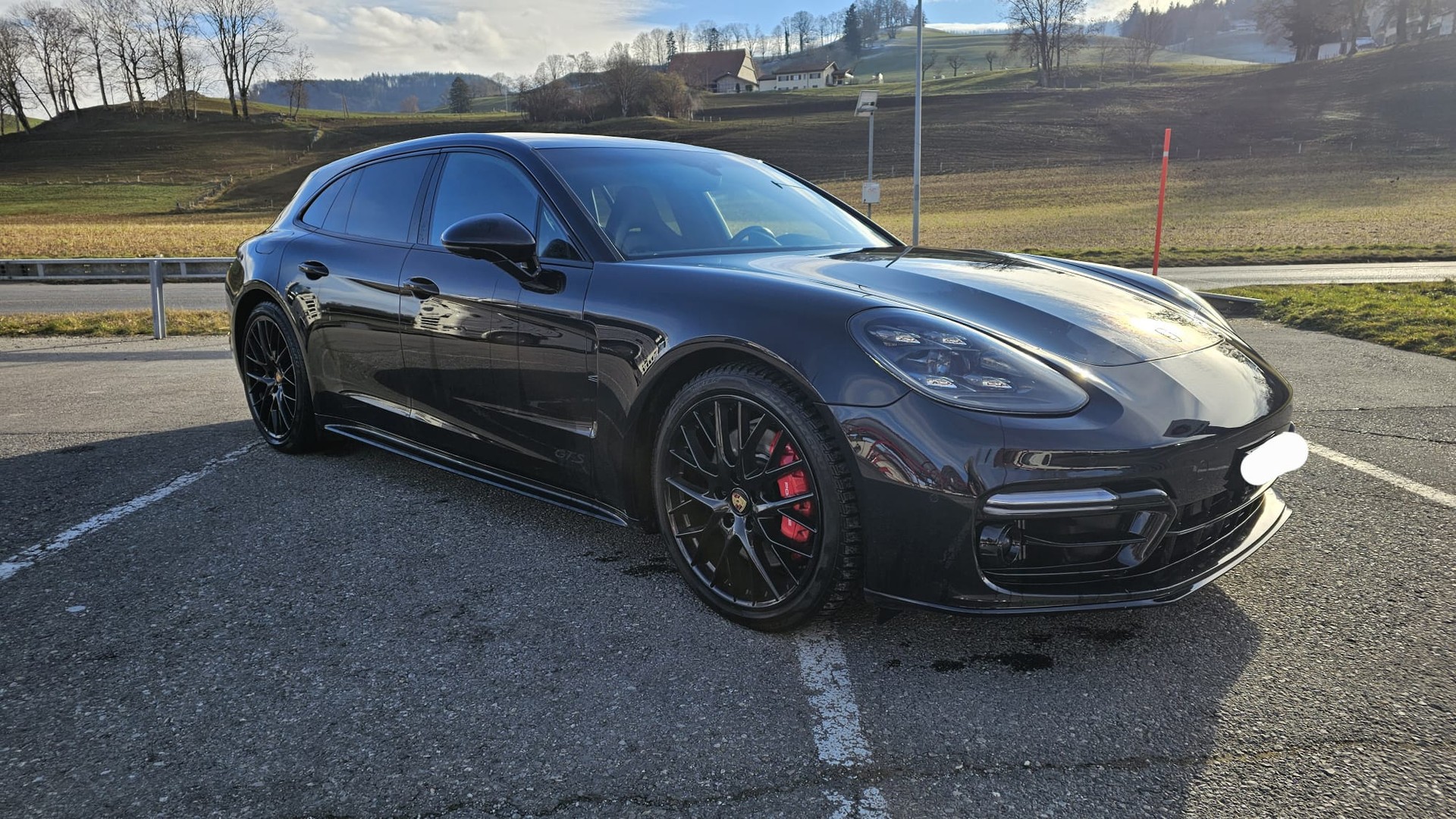 PORSCHE 4.0 V8 GTS-image-1
