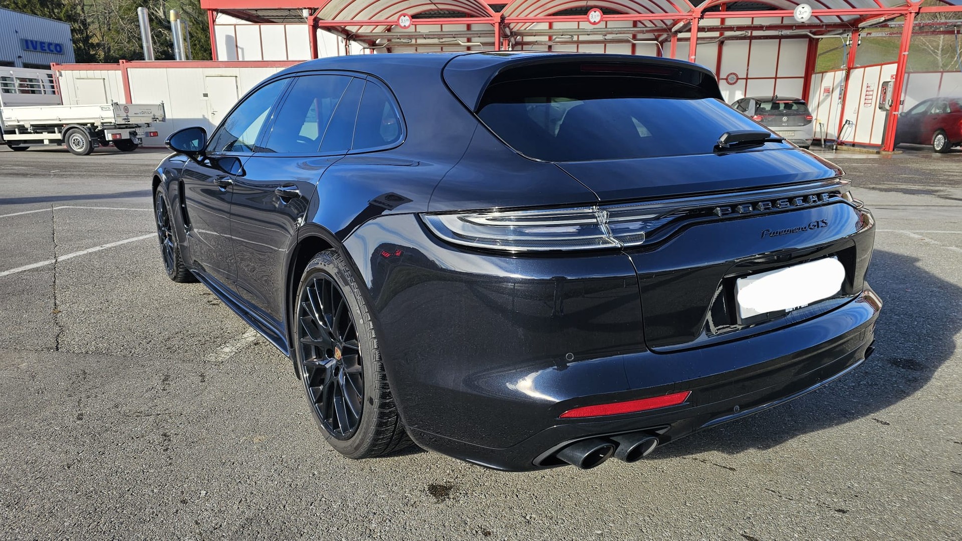 PORSCHE 4.0 V8 GTS-image-8