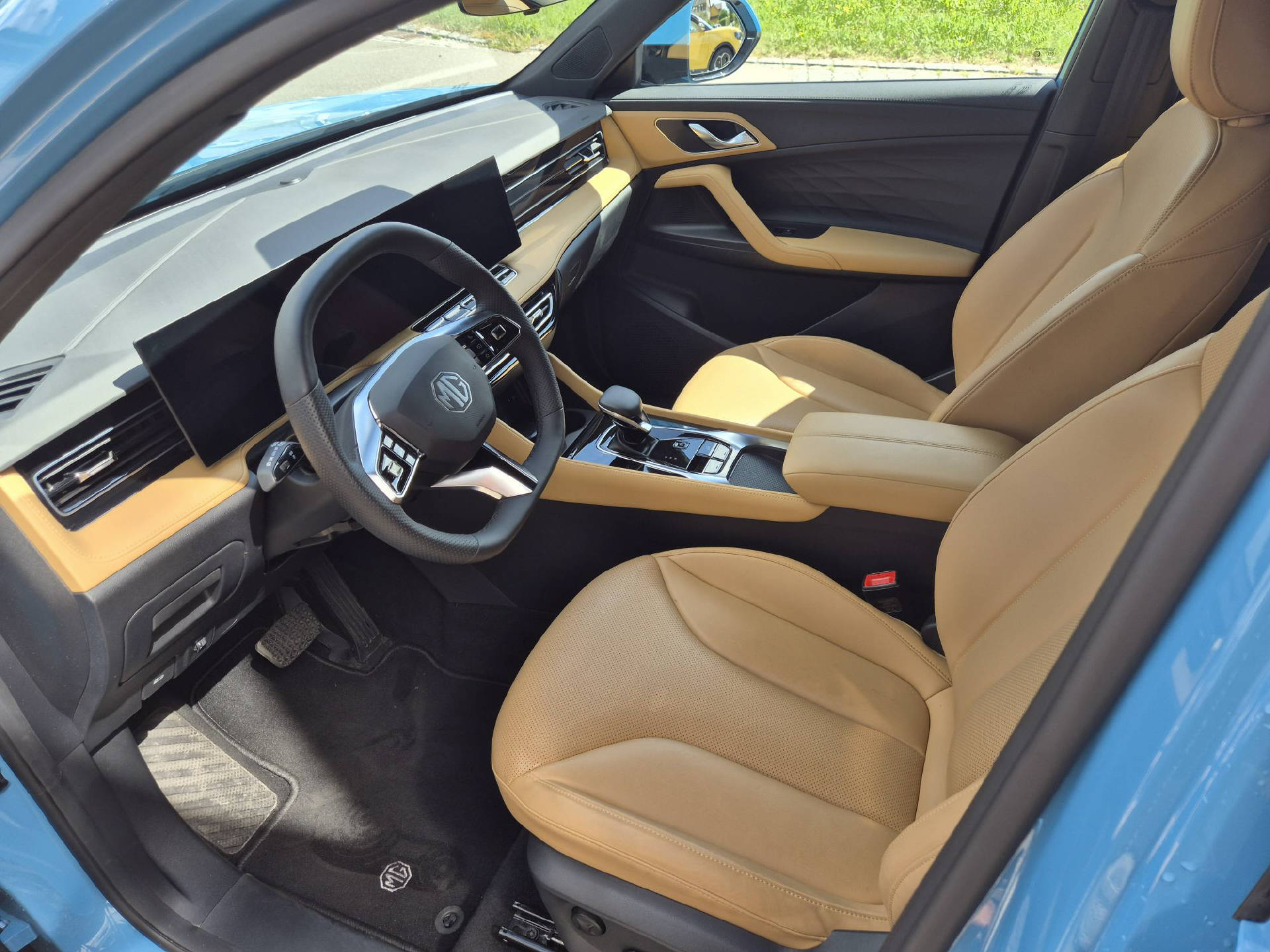 MG HS 1.5 Hybrid Luxury-image-9
