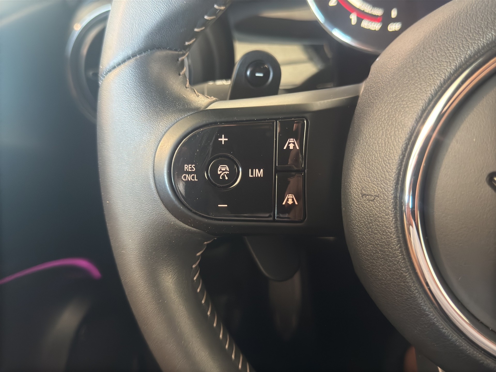 MINI Cooper John Cooper Works Cabriolet Steptronic-image-24